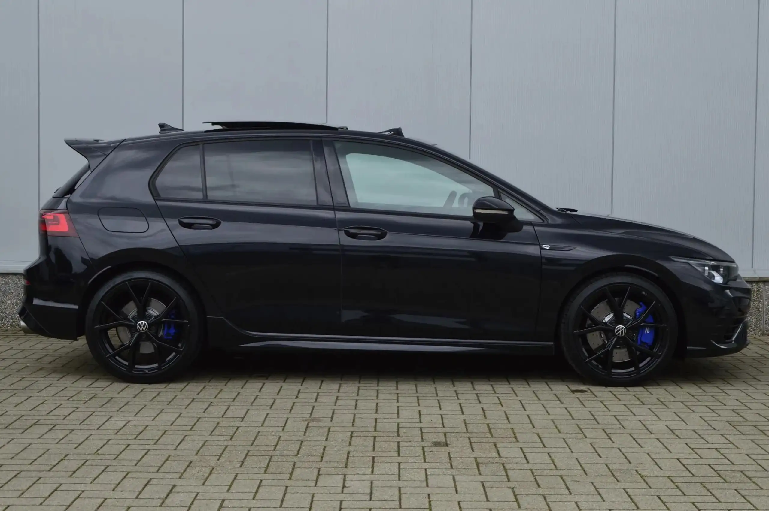 Volkswagen - Golf R