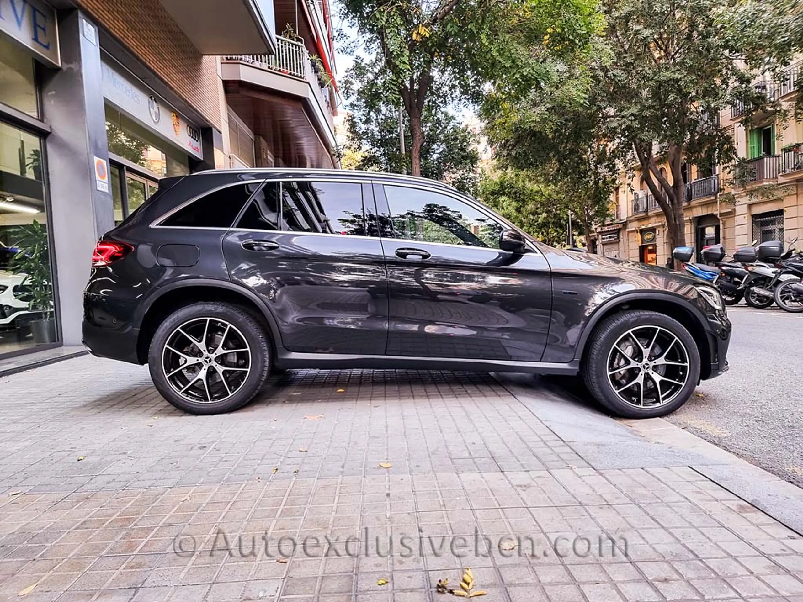 Mercedes-Benz - GLC 300