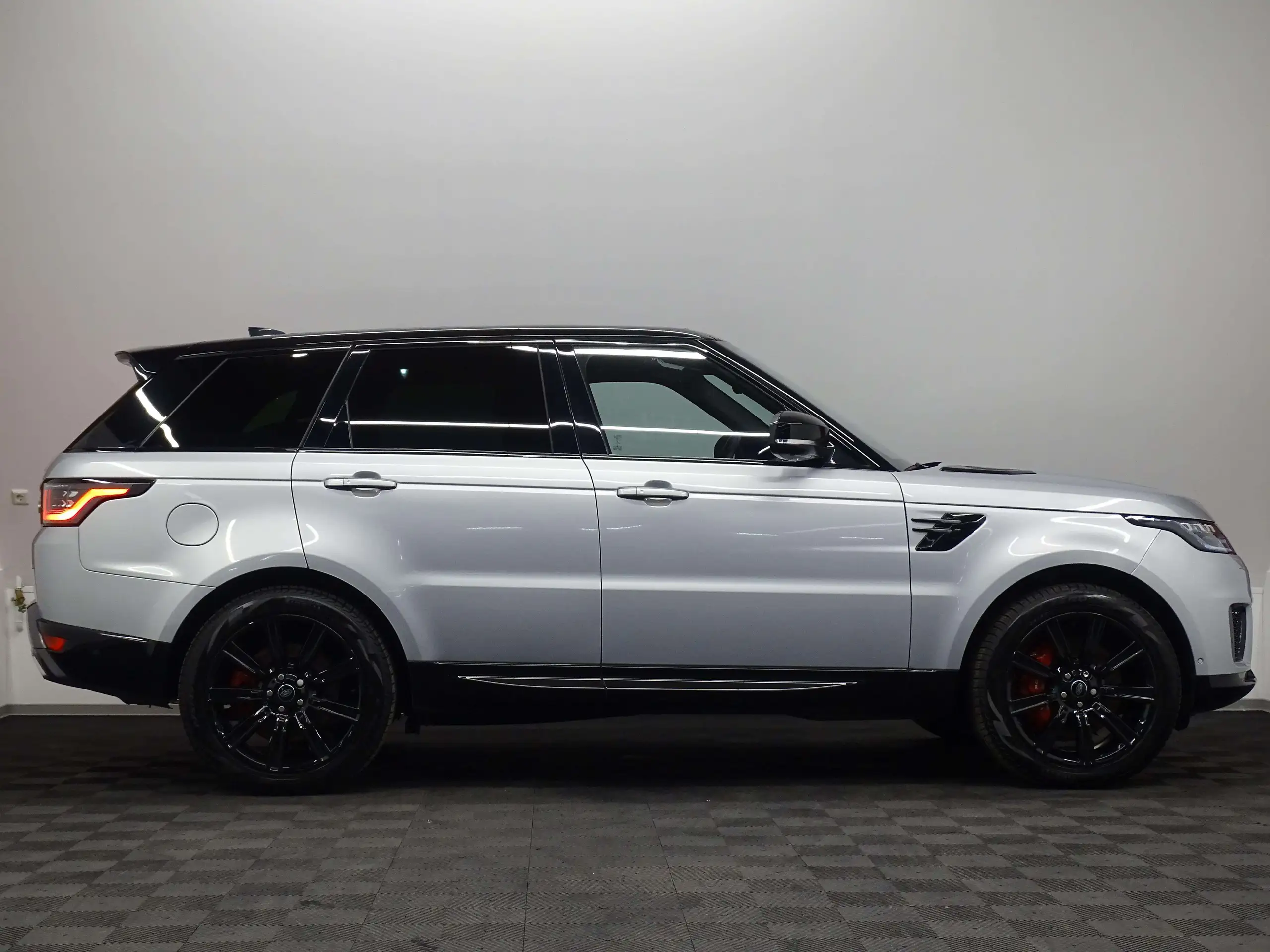 Land Rover - Range Rover Sport