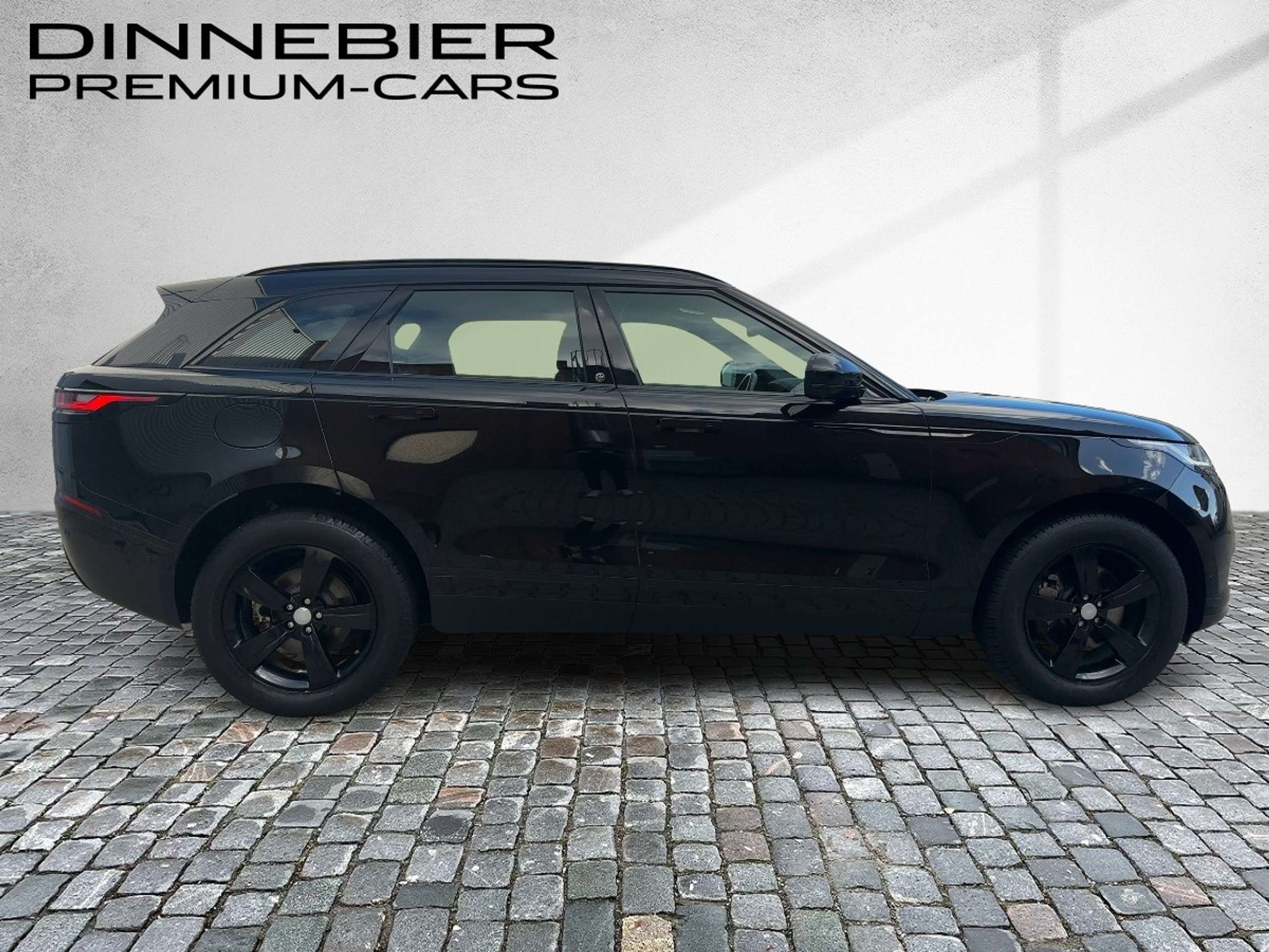 Land Rover - Range Rover Velar