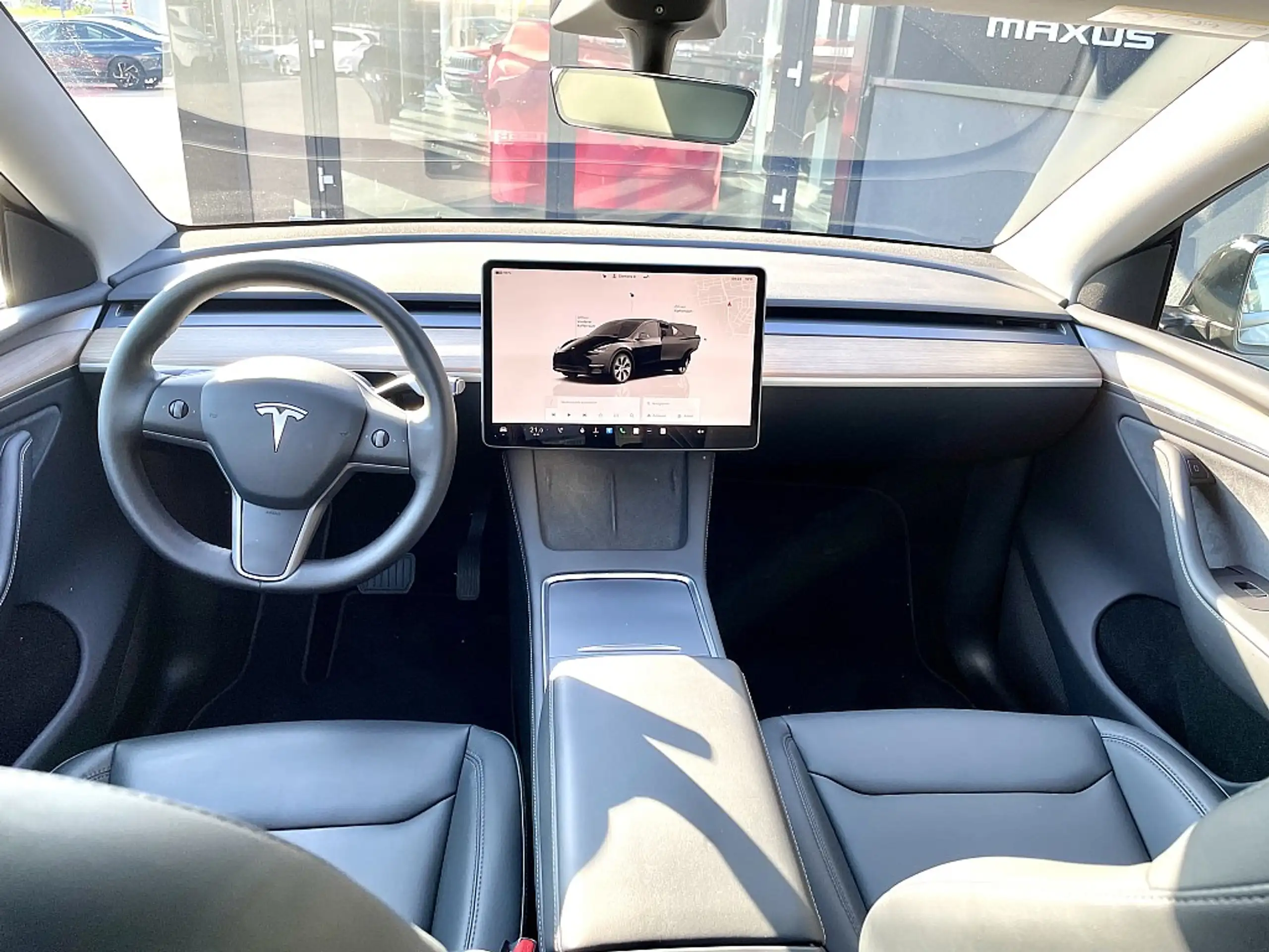 Tesla - Model Y