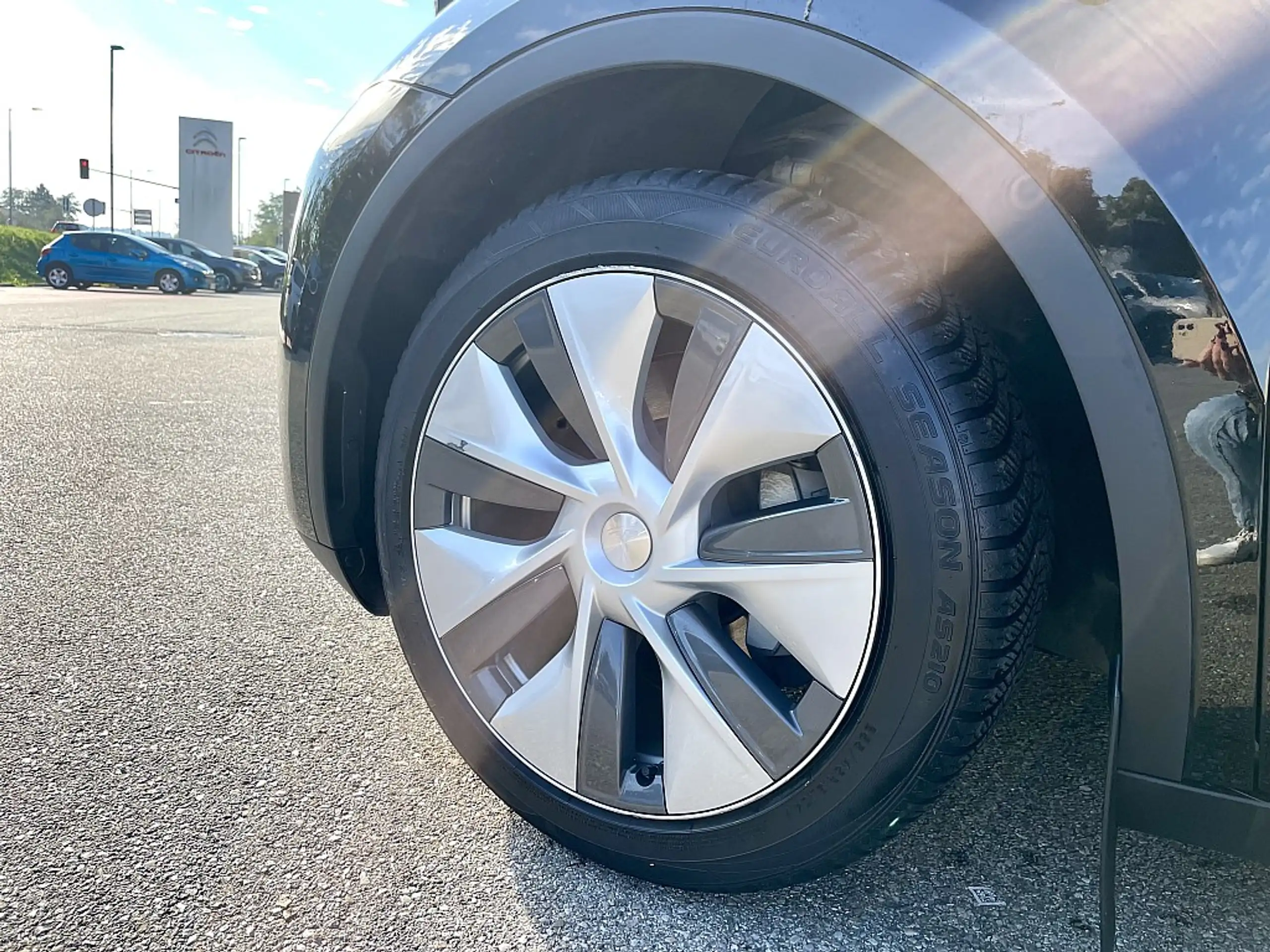 Tesla - Model Y