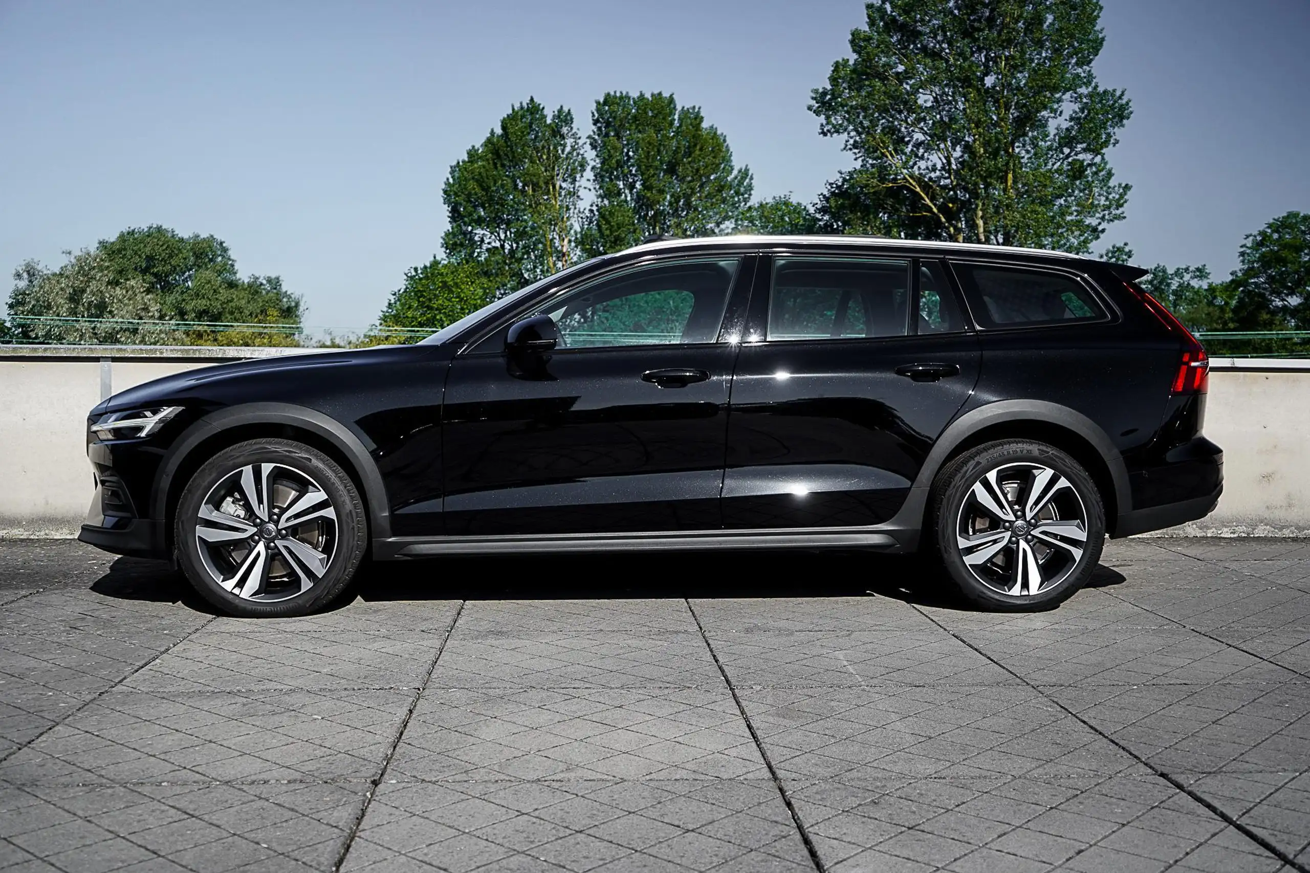 Volvo - V60 Cross Country