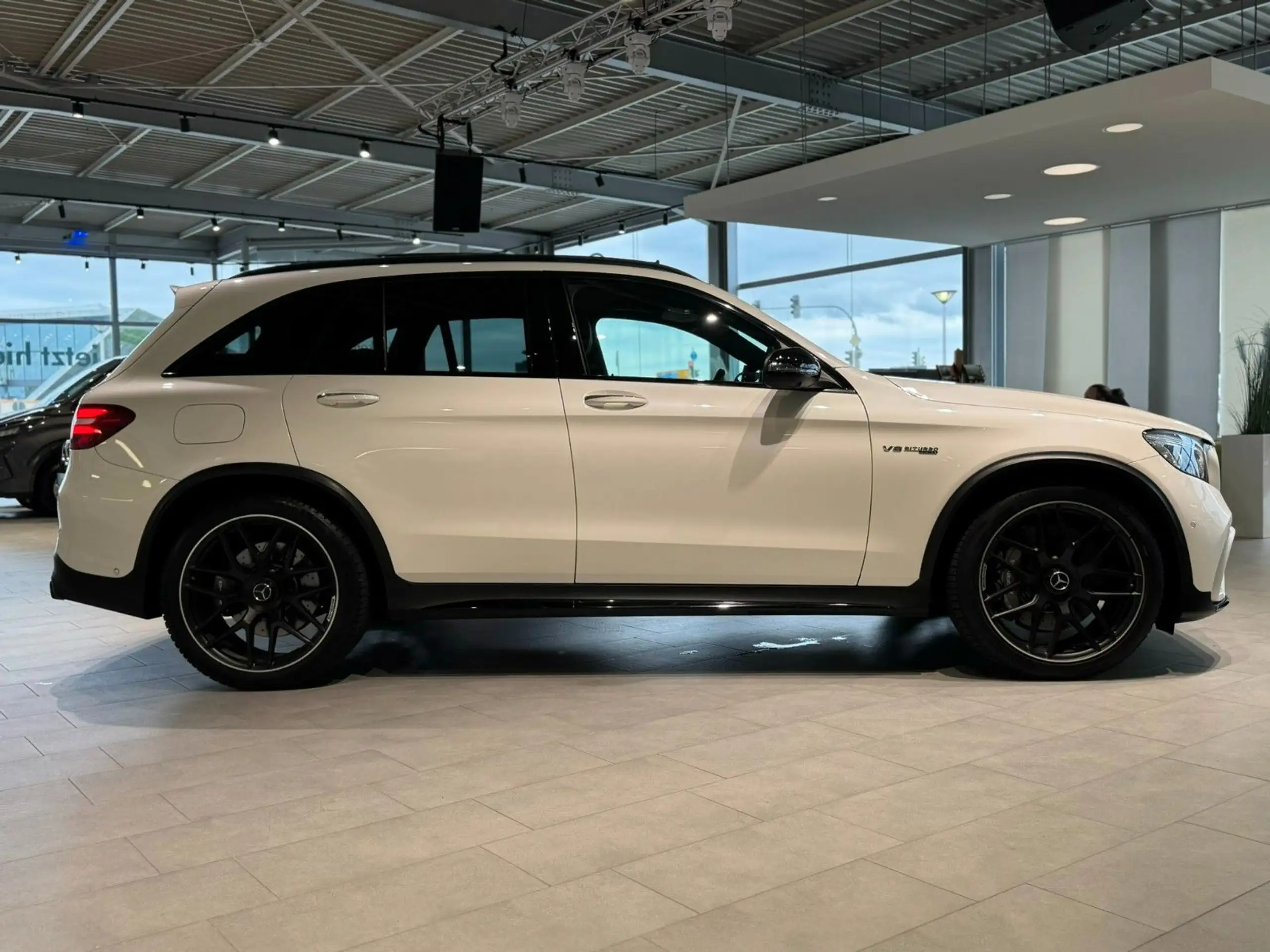 Mercedes-Benz - GLC 63 AMG