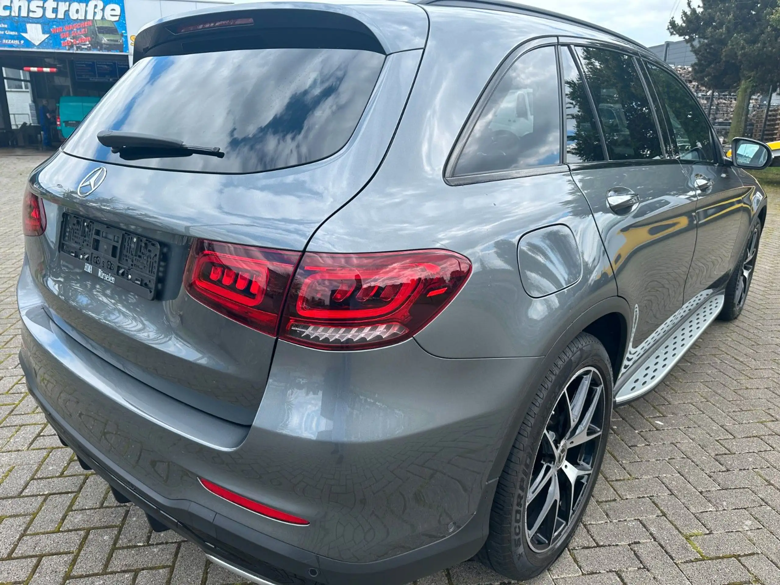 Mercedes-Benz - GLC 400