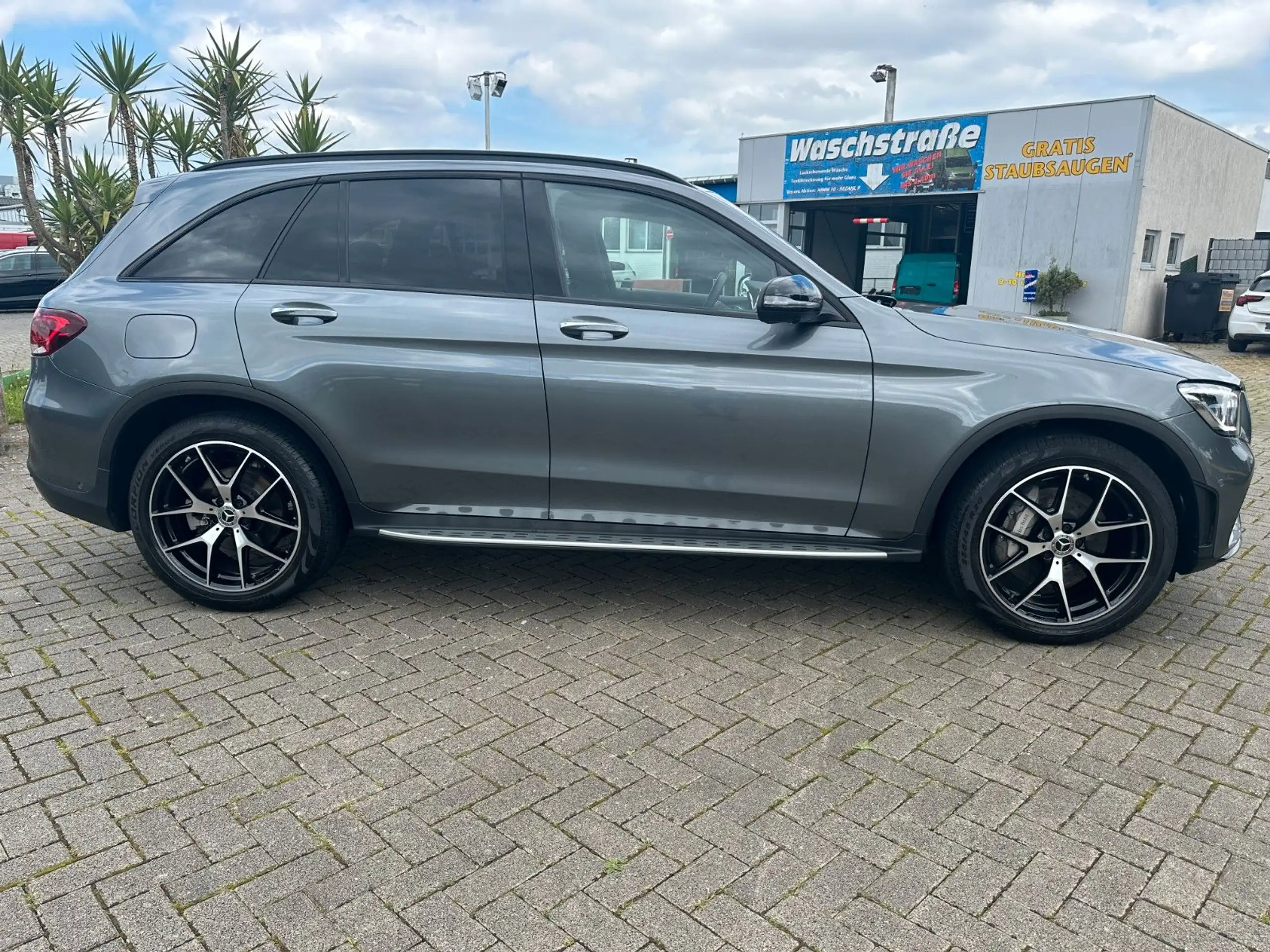 Mercedes-Benz - GLC 400