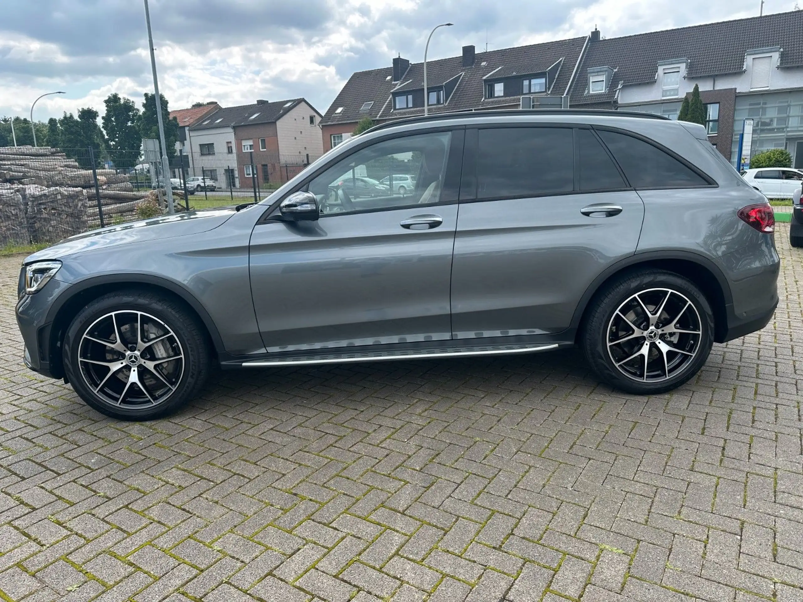 Mercedes-Benz - GLC 400