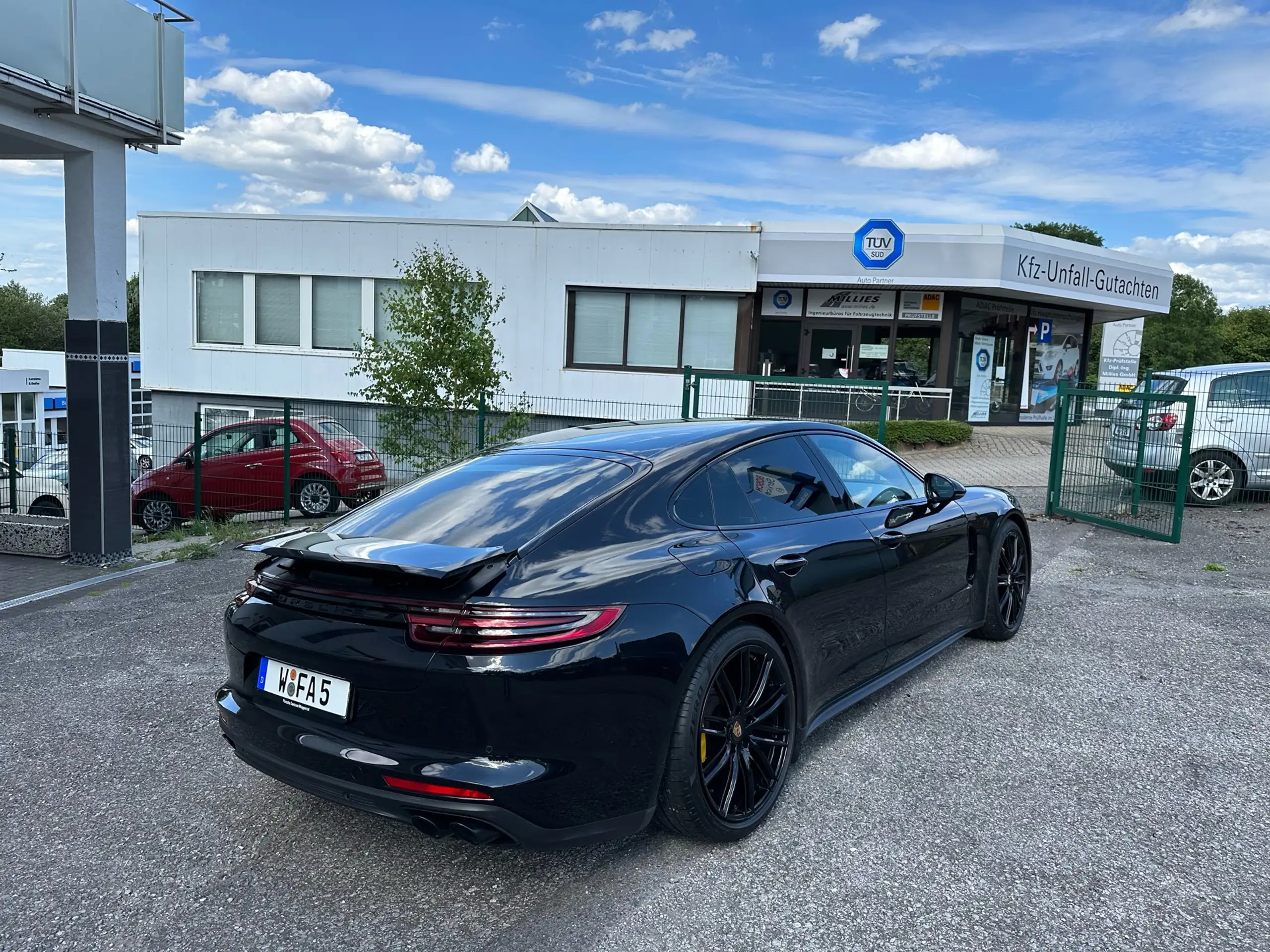 Porsche - Panamera