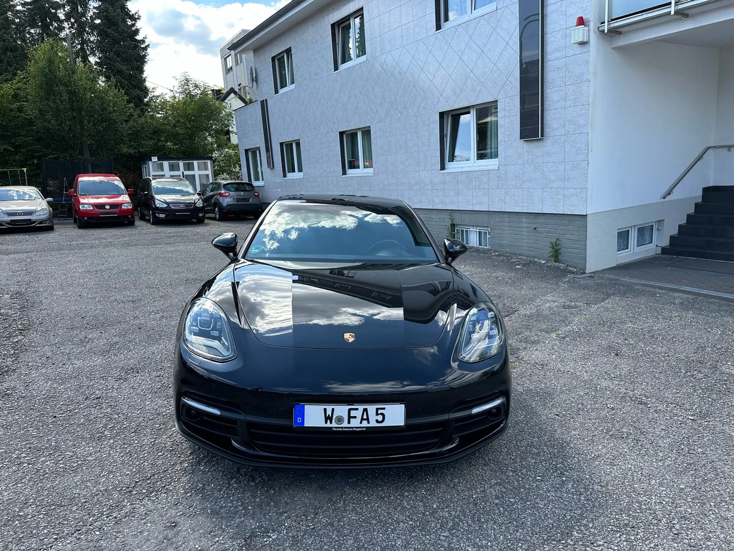 Porsche - Panamera