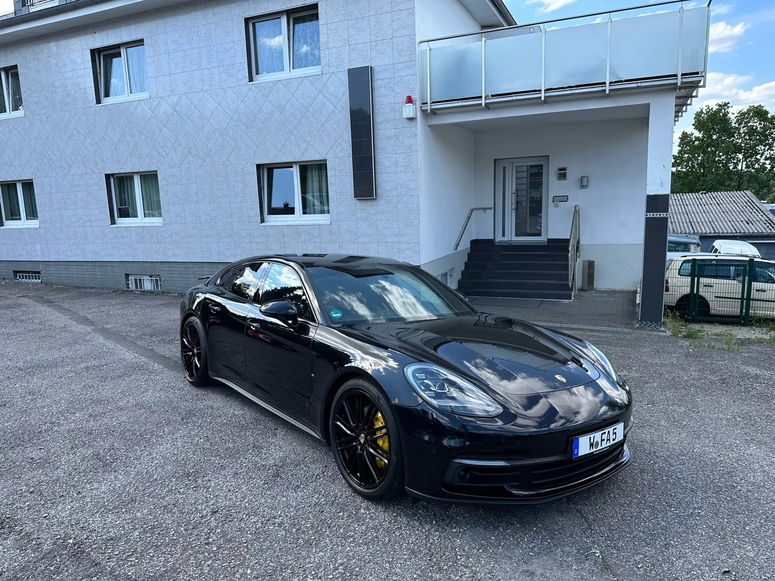 Porsche - Panamera