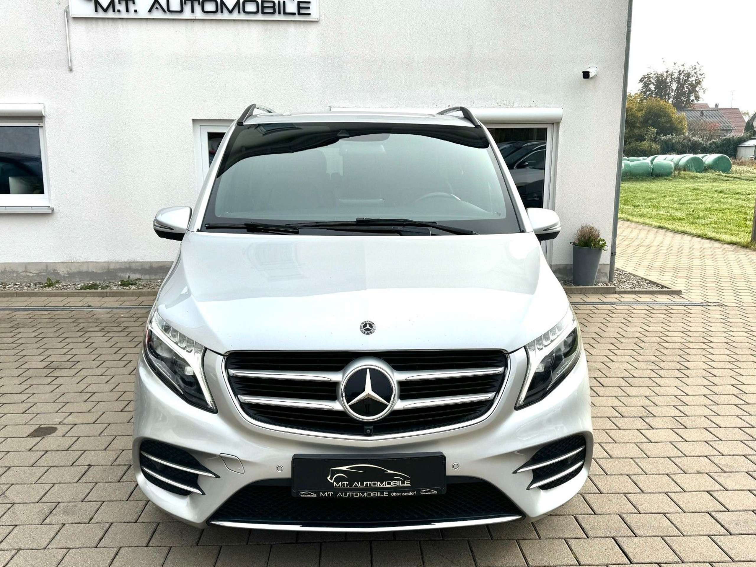 Mercedes-Benz - V 250