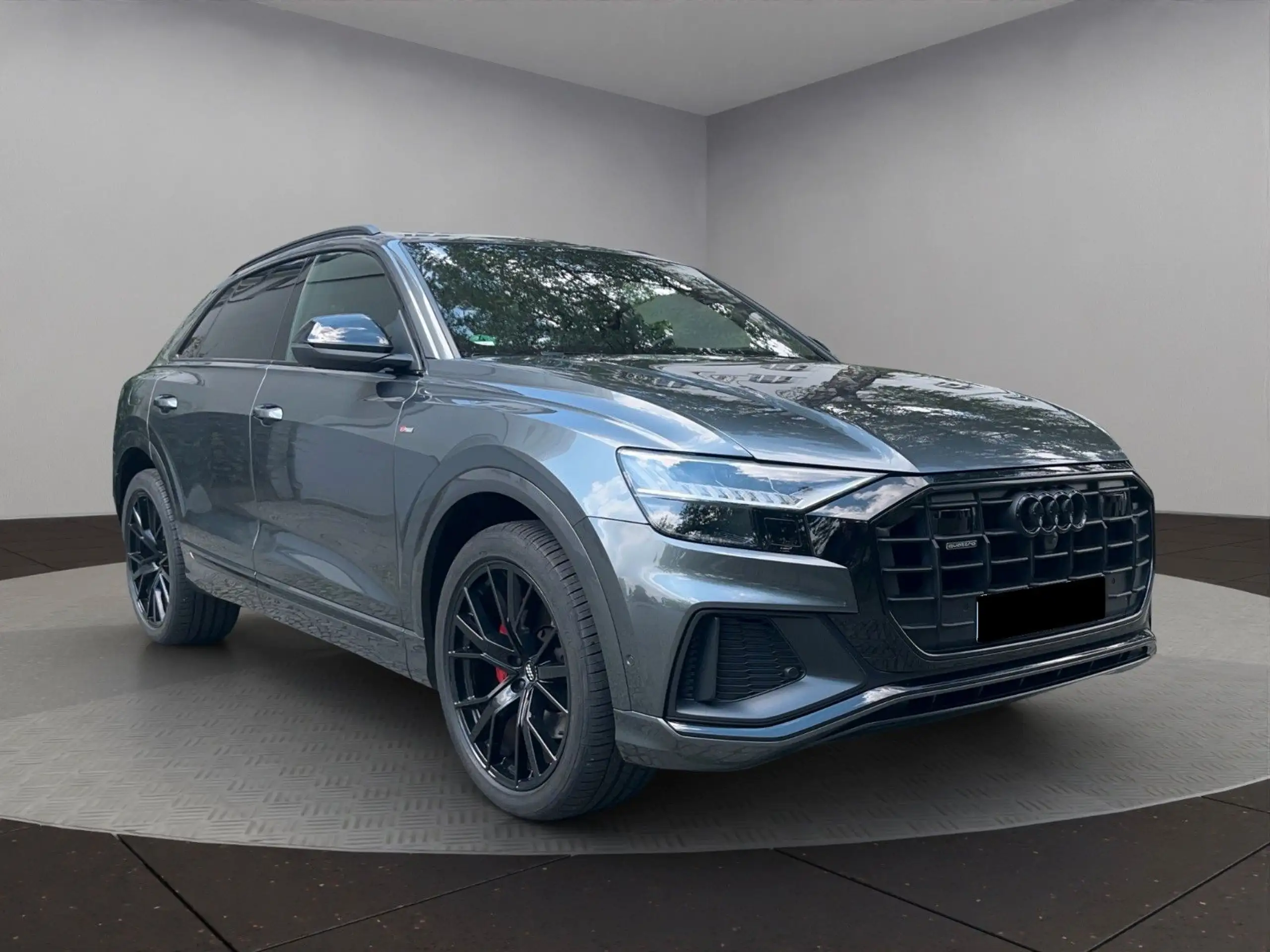 Audi - Q8