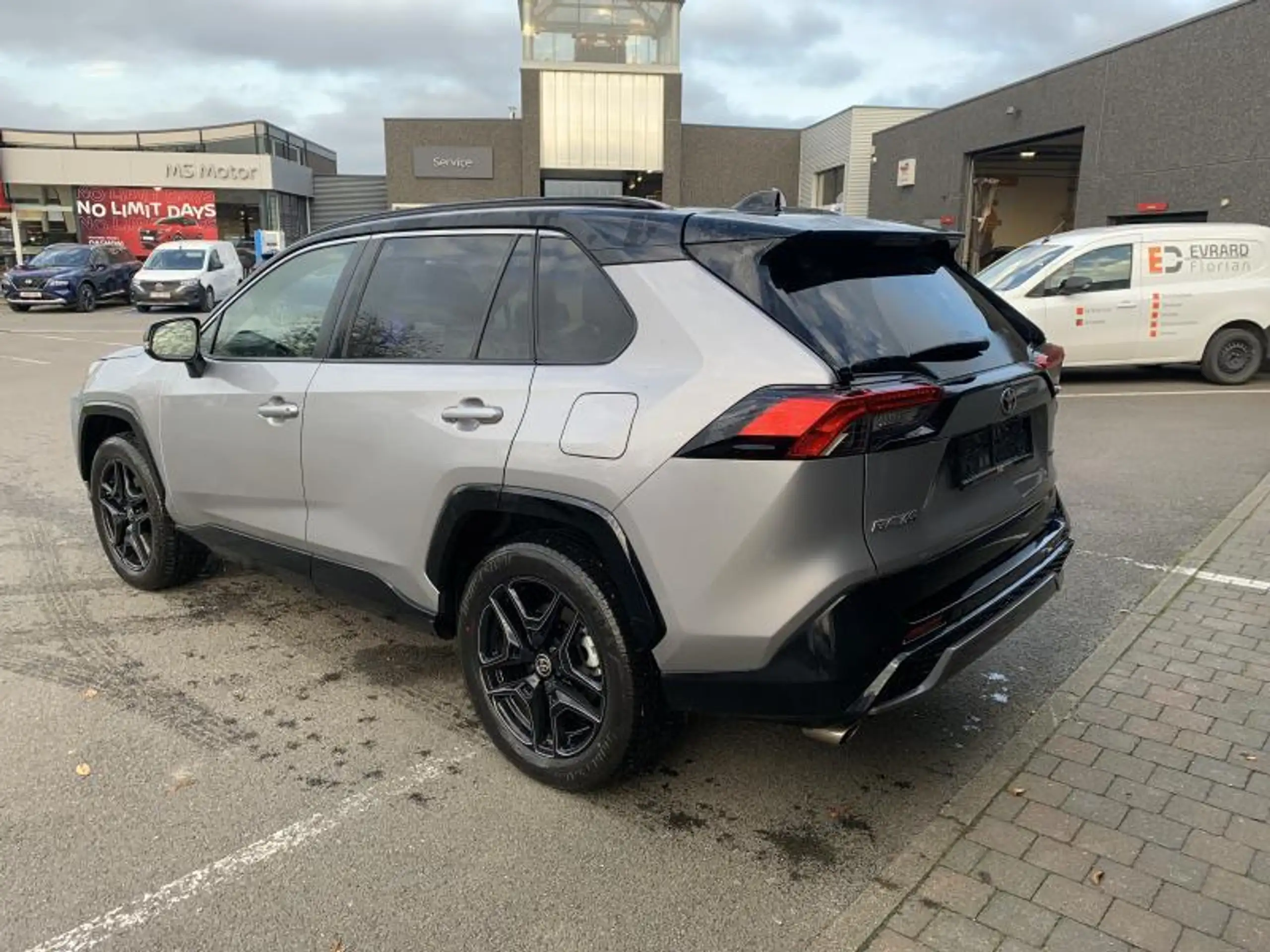 Toyota - RAV 4