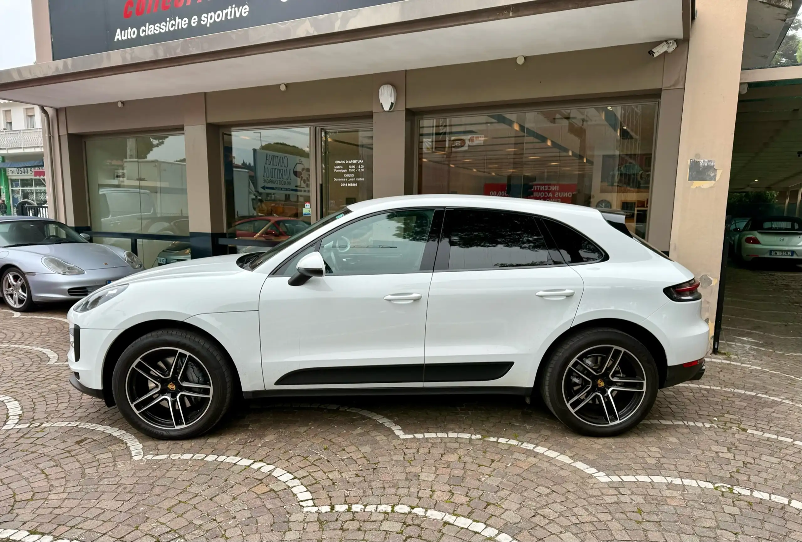 Porsche - Macan