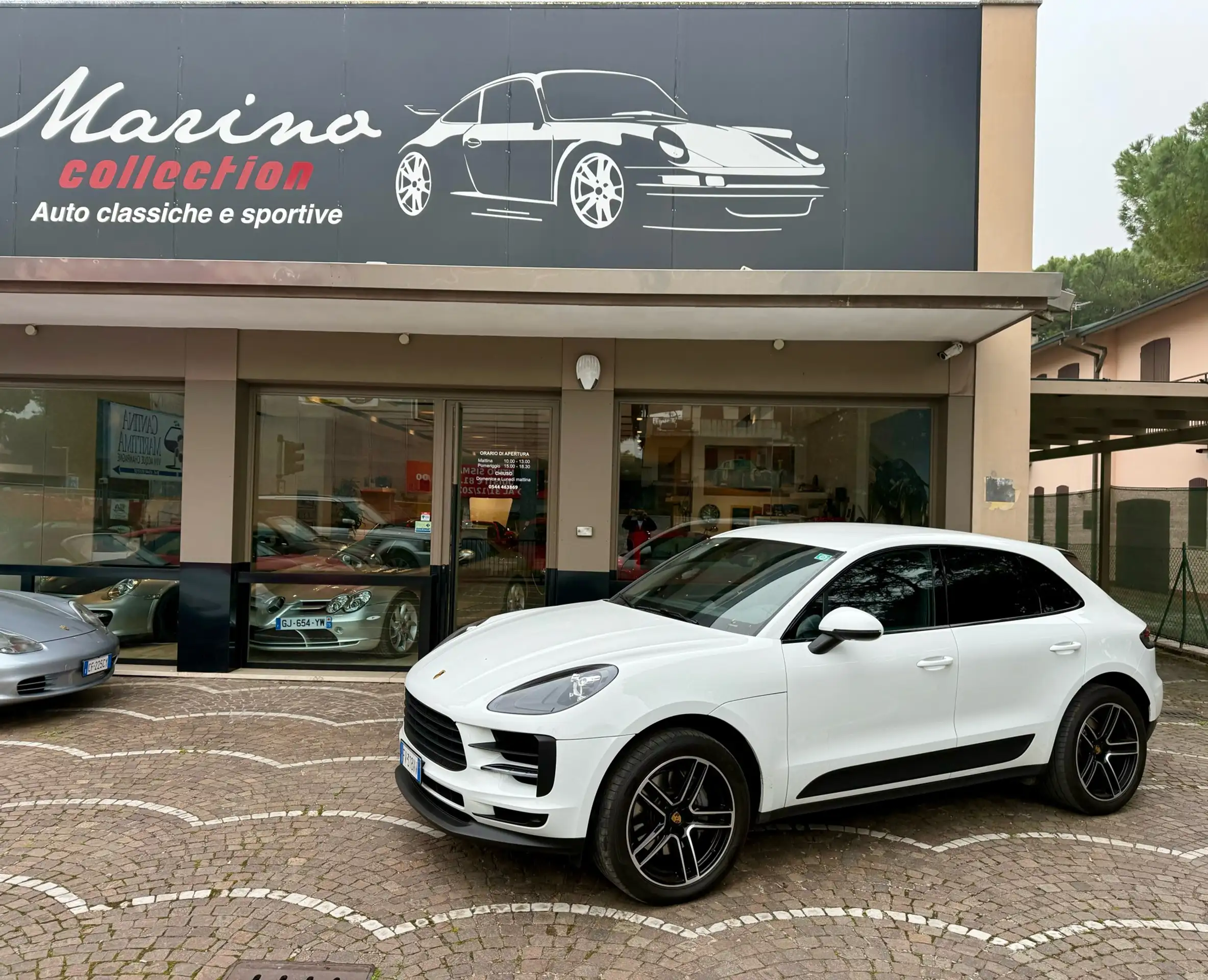 Porsche - Macan