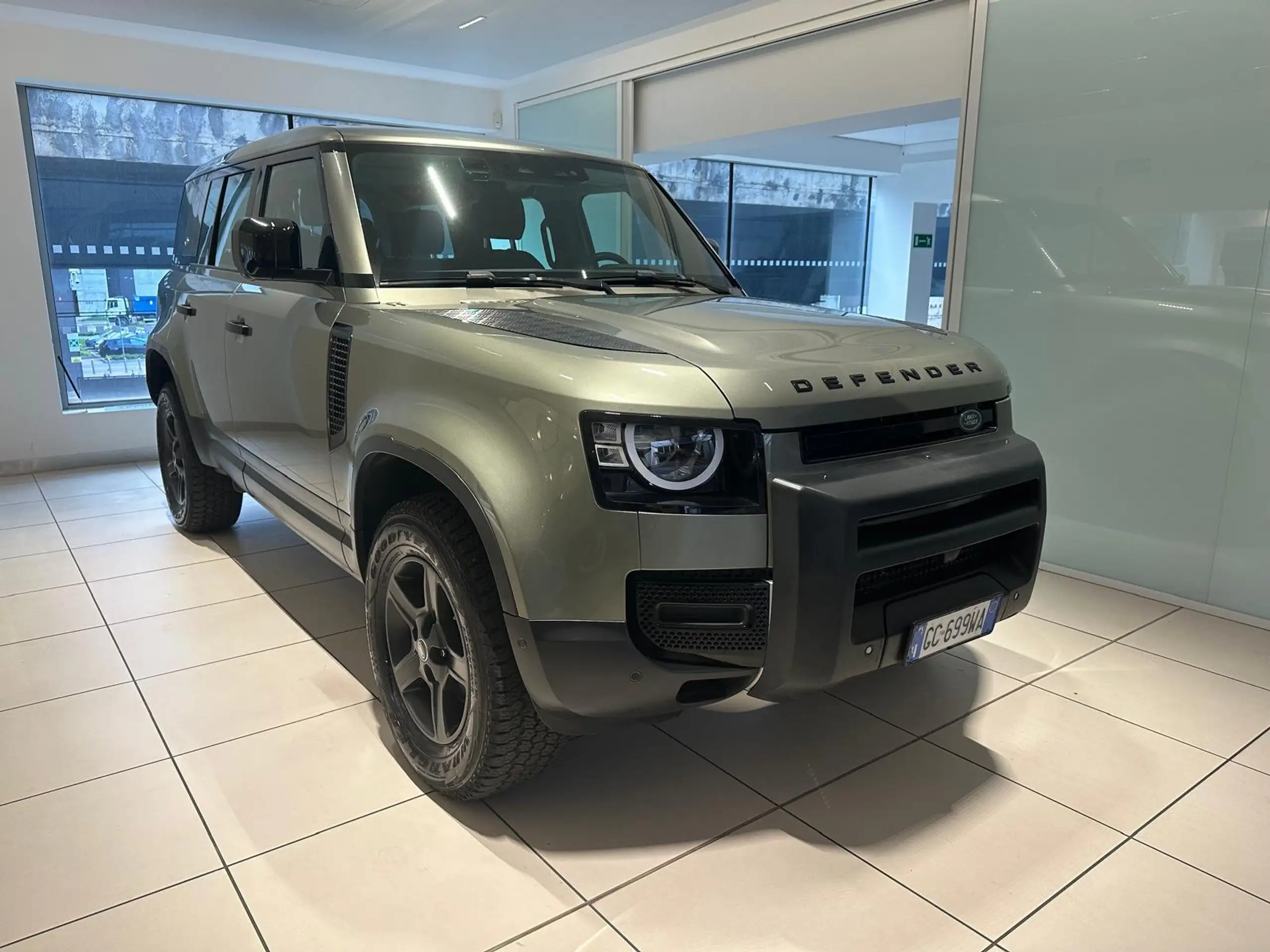 Land Rover Defender 2020