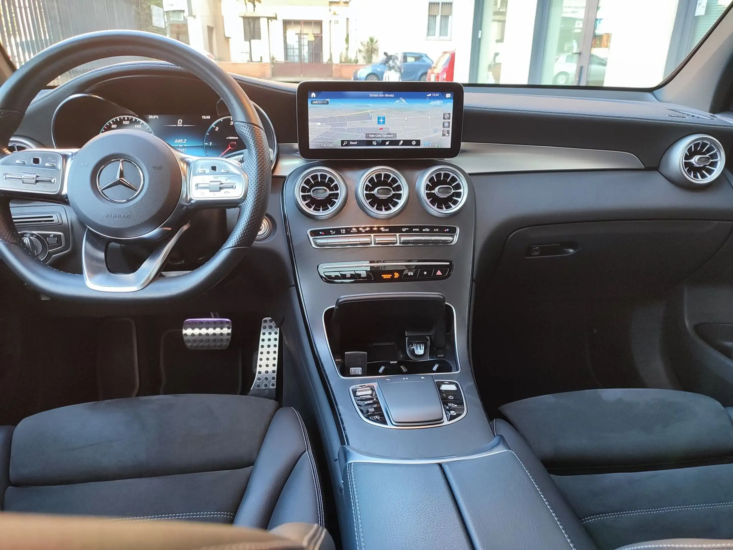 Mercedes-Benz - GLC 220