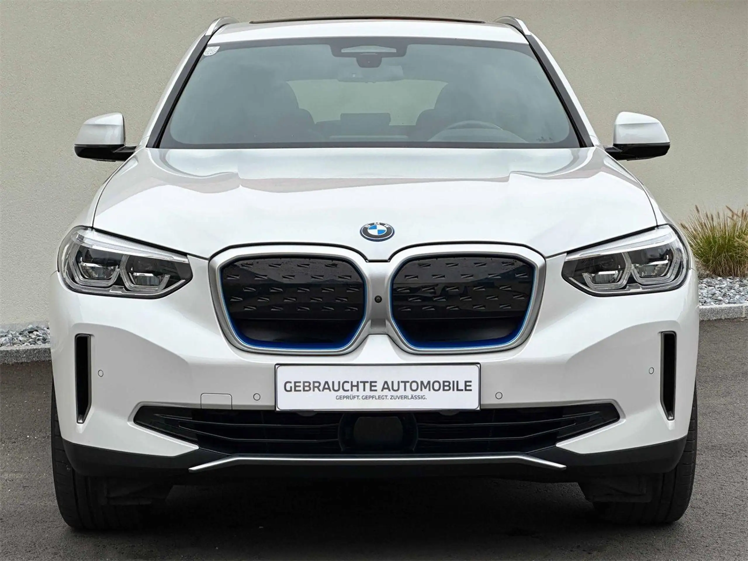 BMW - iX3