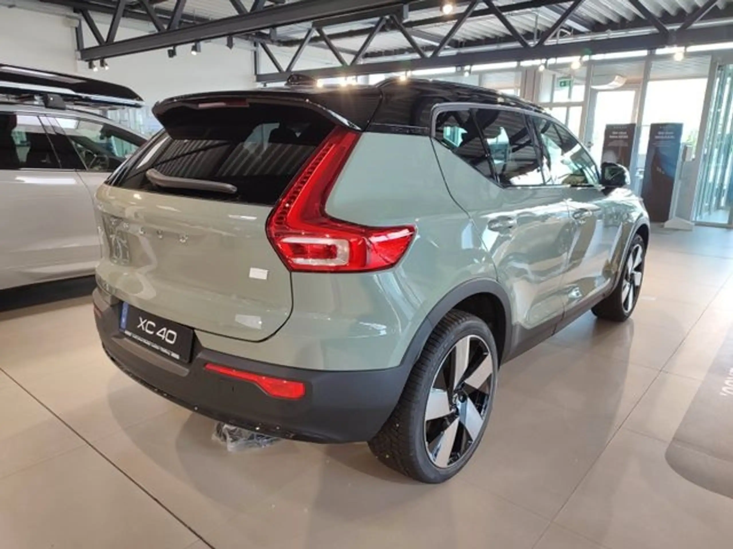 Volvo - XC40