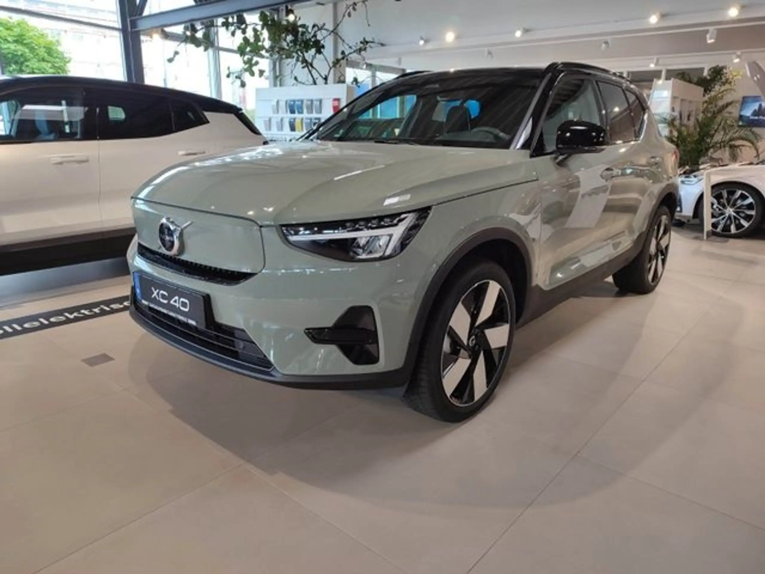 Volvo - XC40