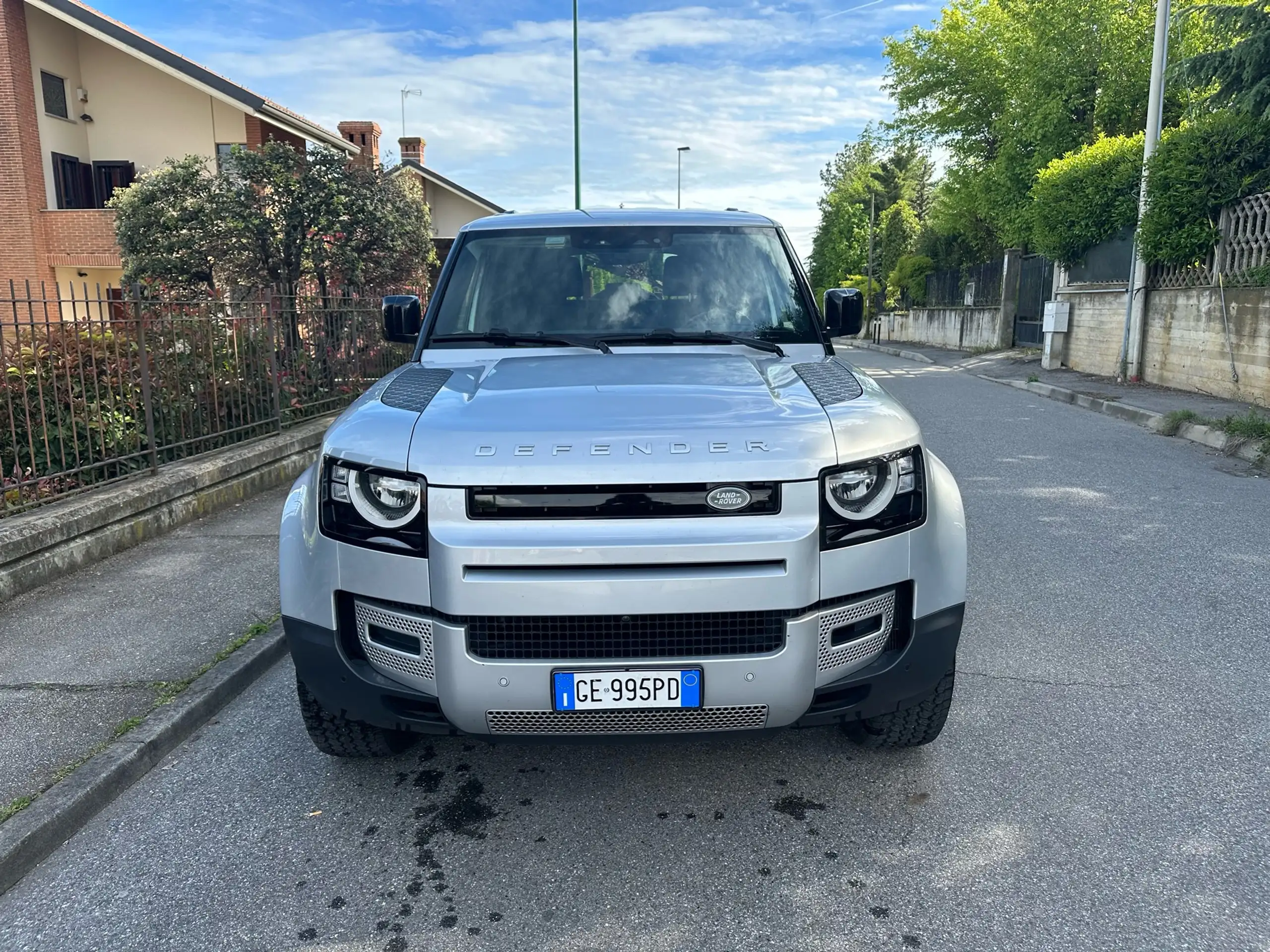 Land Rover - Defender