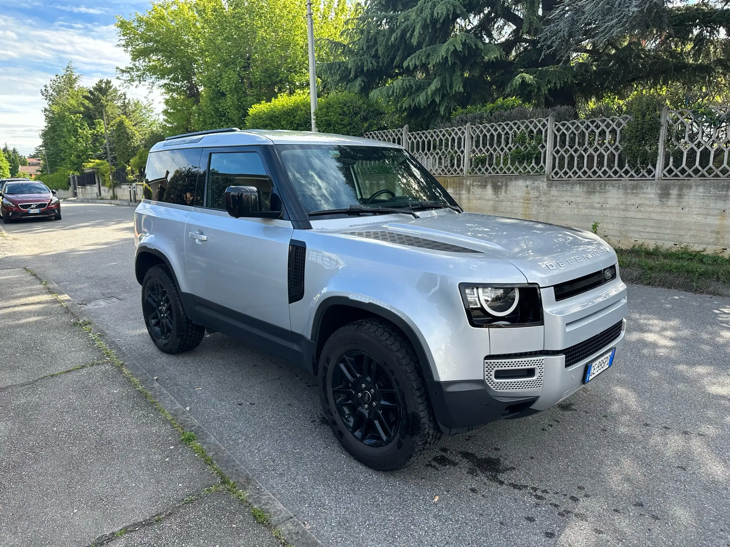 Land Rover - Defender