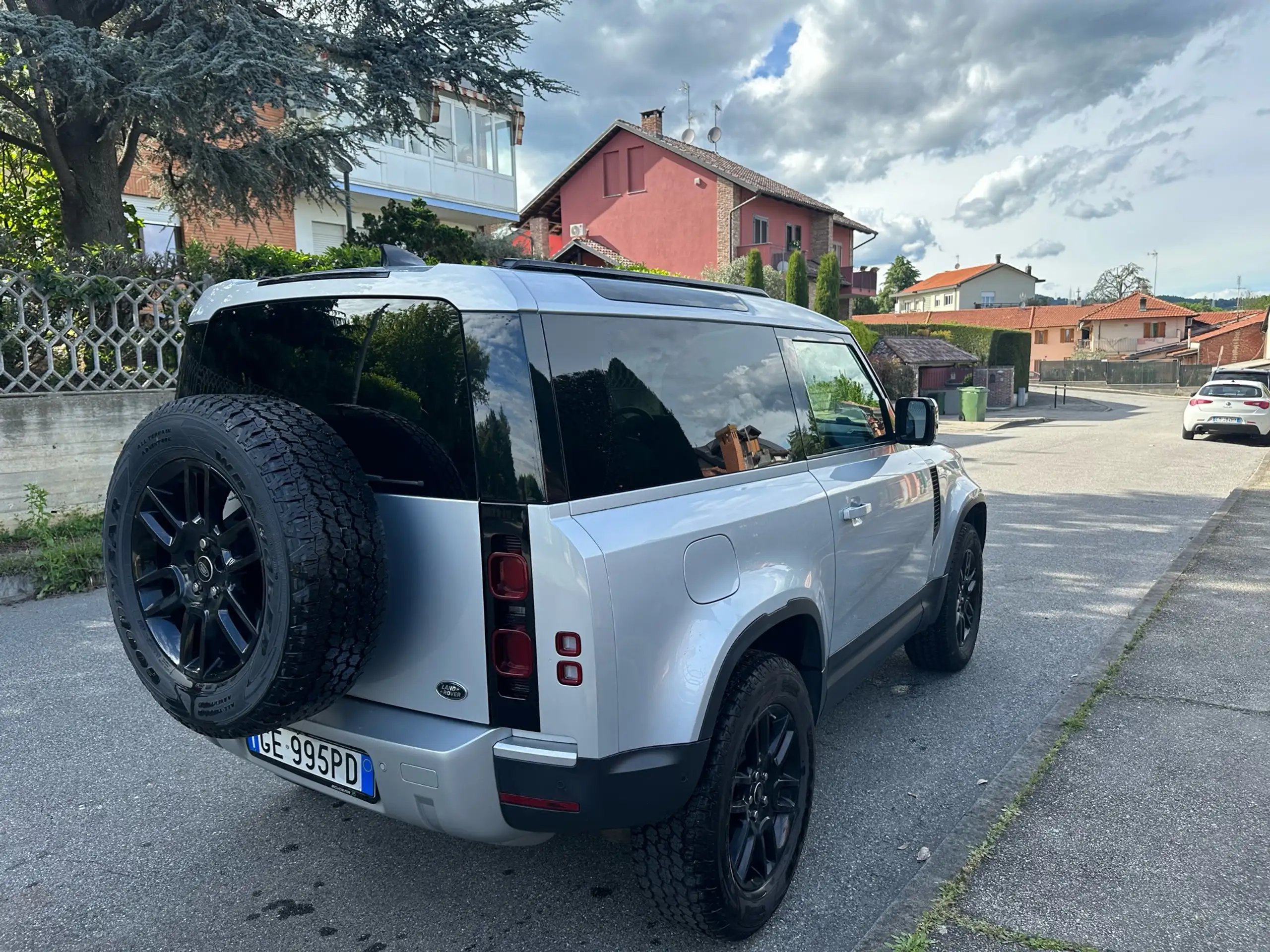 Land Rover - Defender