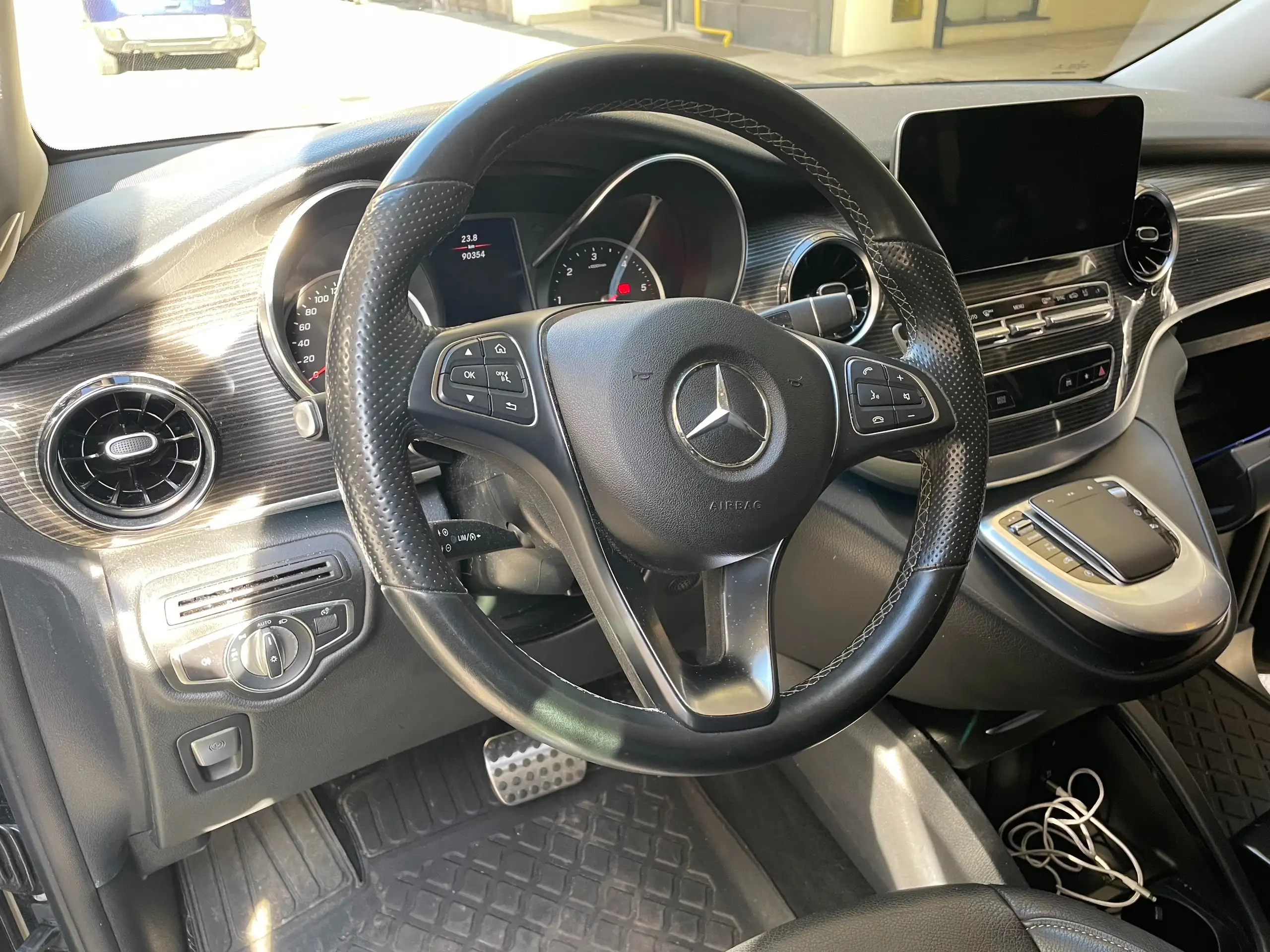 Mercedes-Benz - V 250