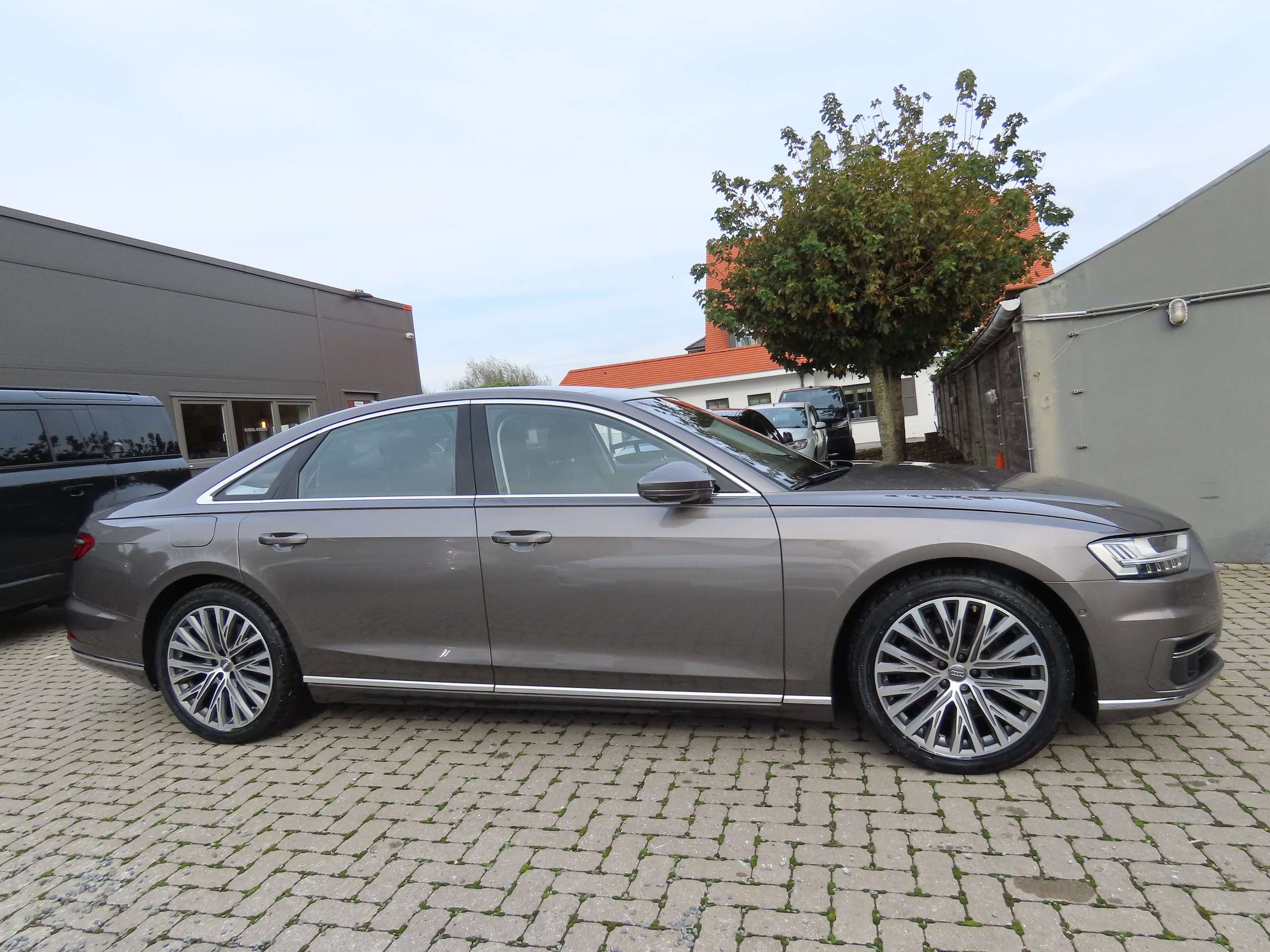 Audi - A8