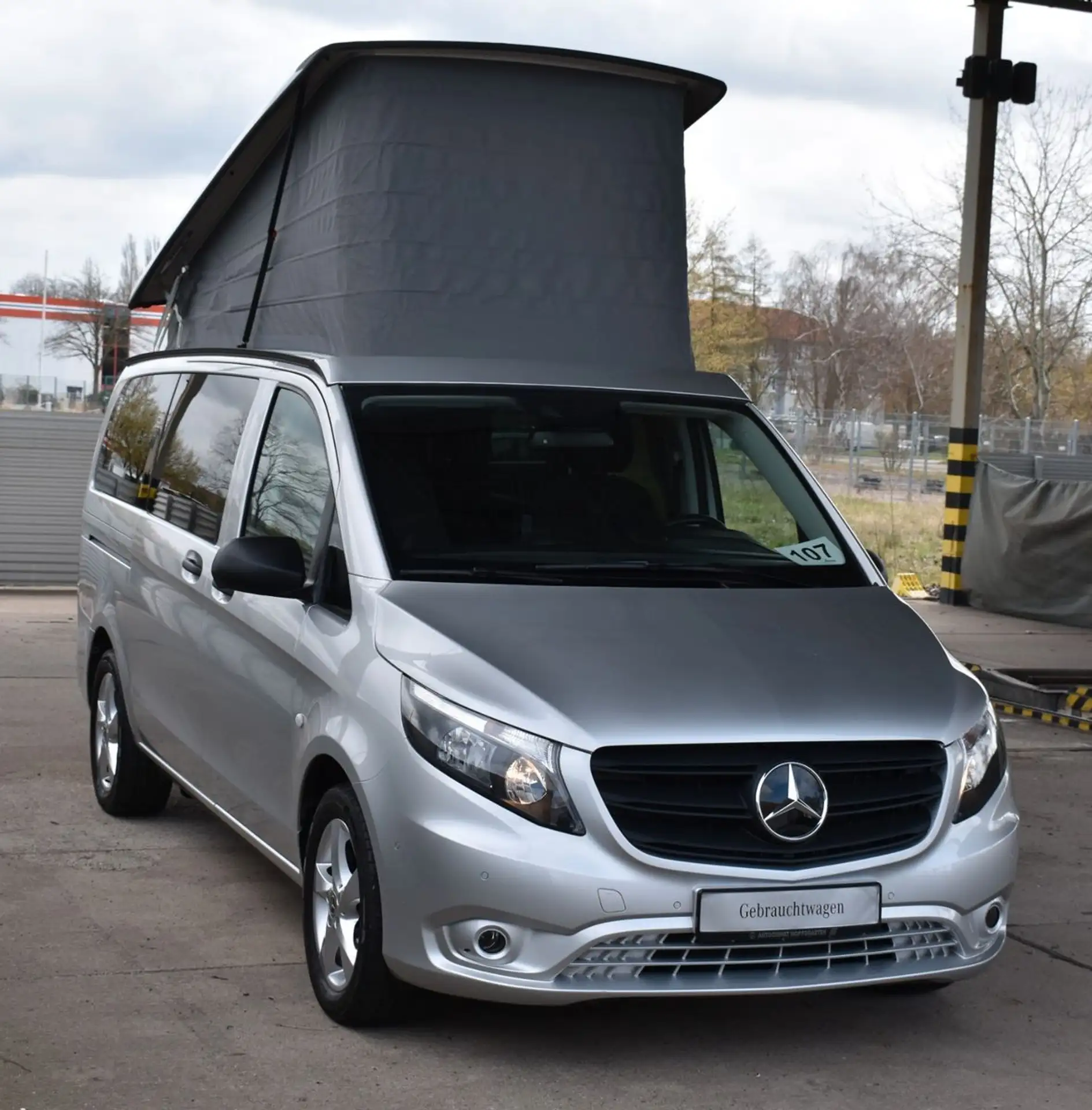 Mercedes-Benz - V 250