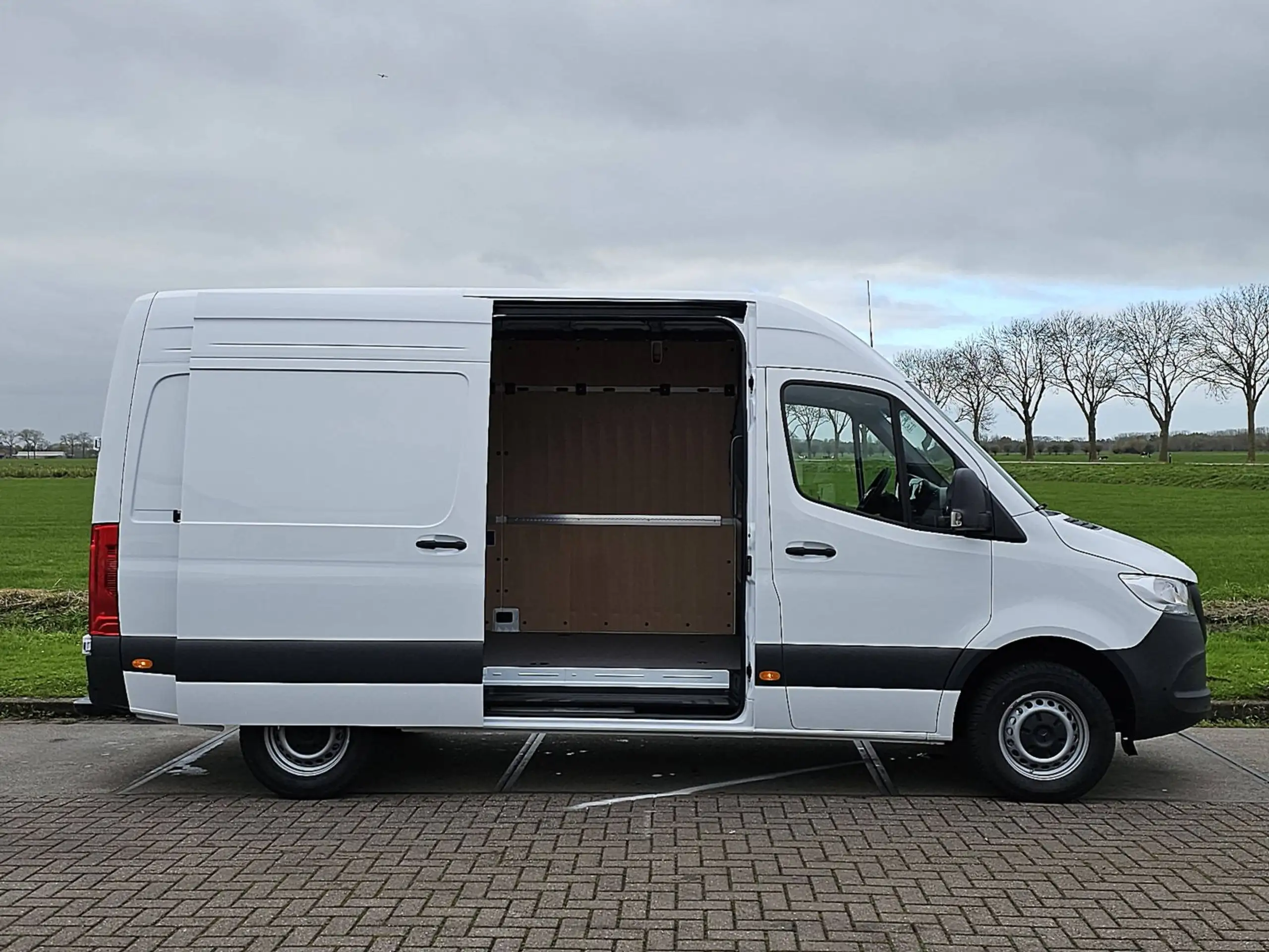 Mercedes-Benz - Sprinter