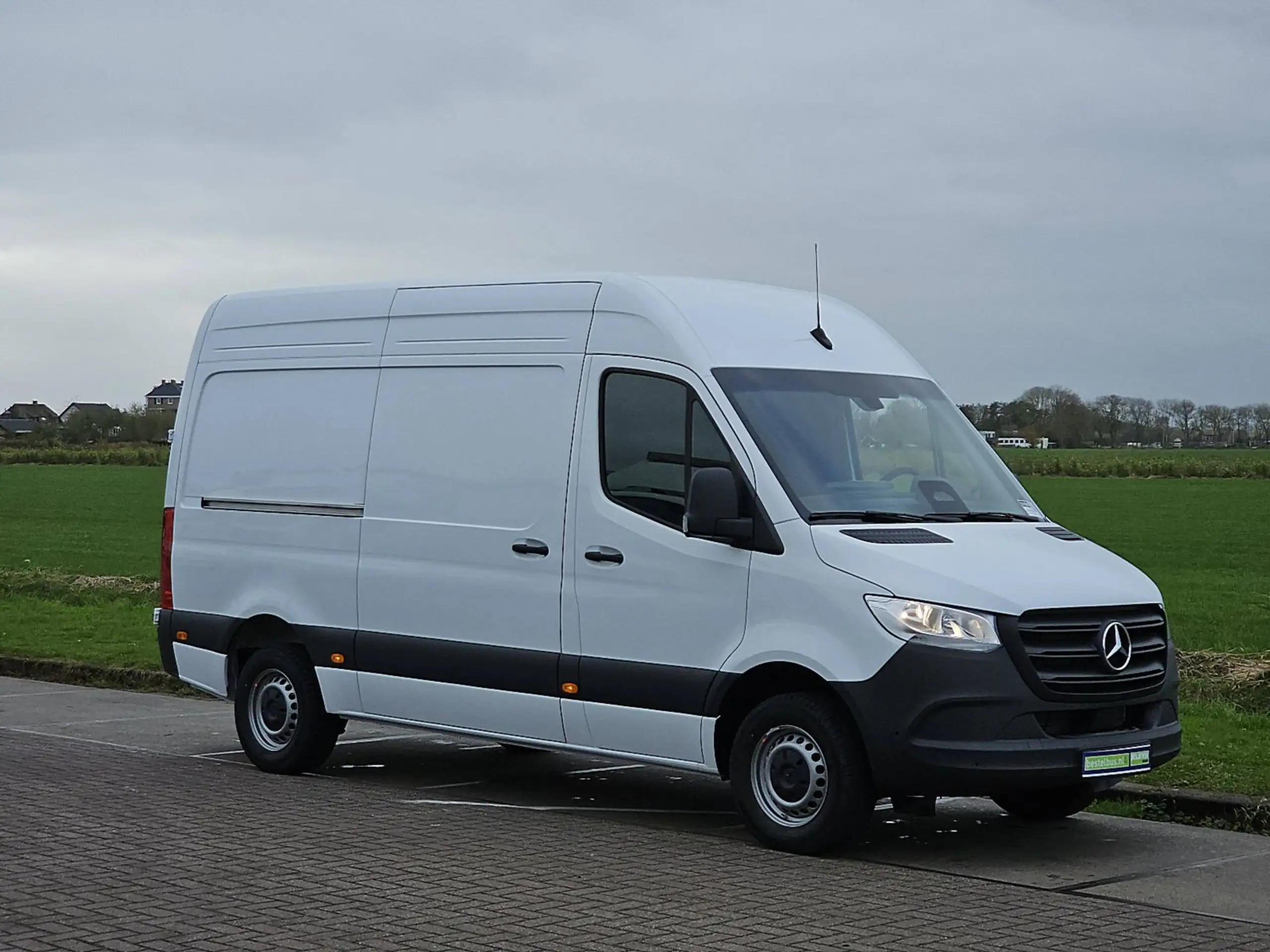 Mercedes-Benz - Sprinter