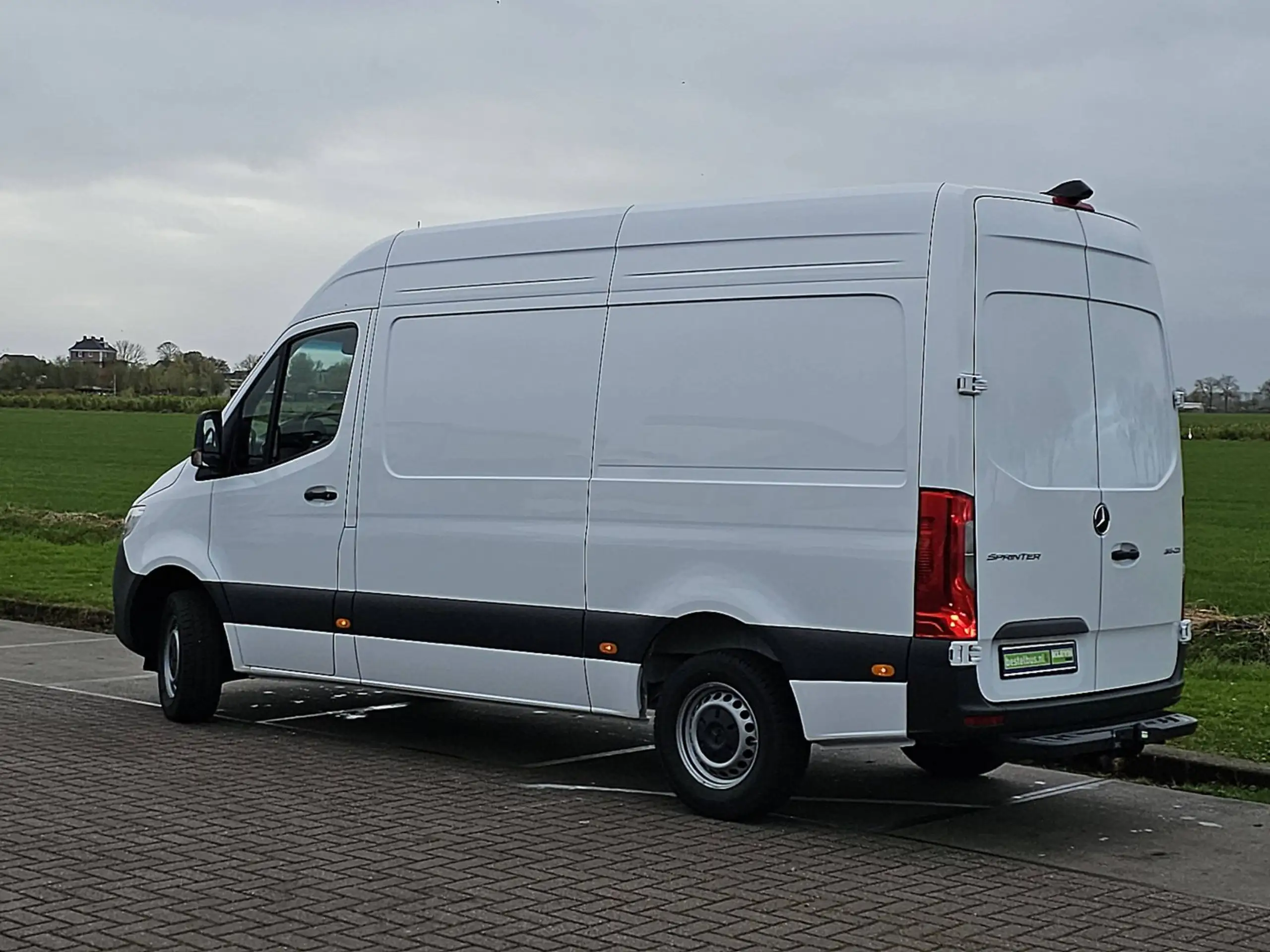 Mercedes-Benz - Sprinter