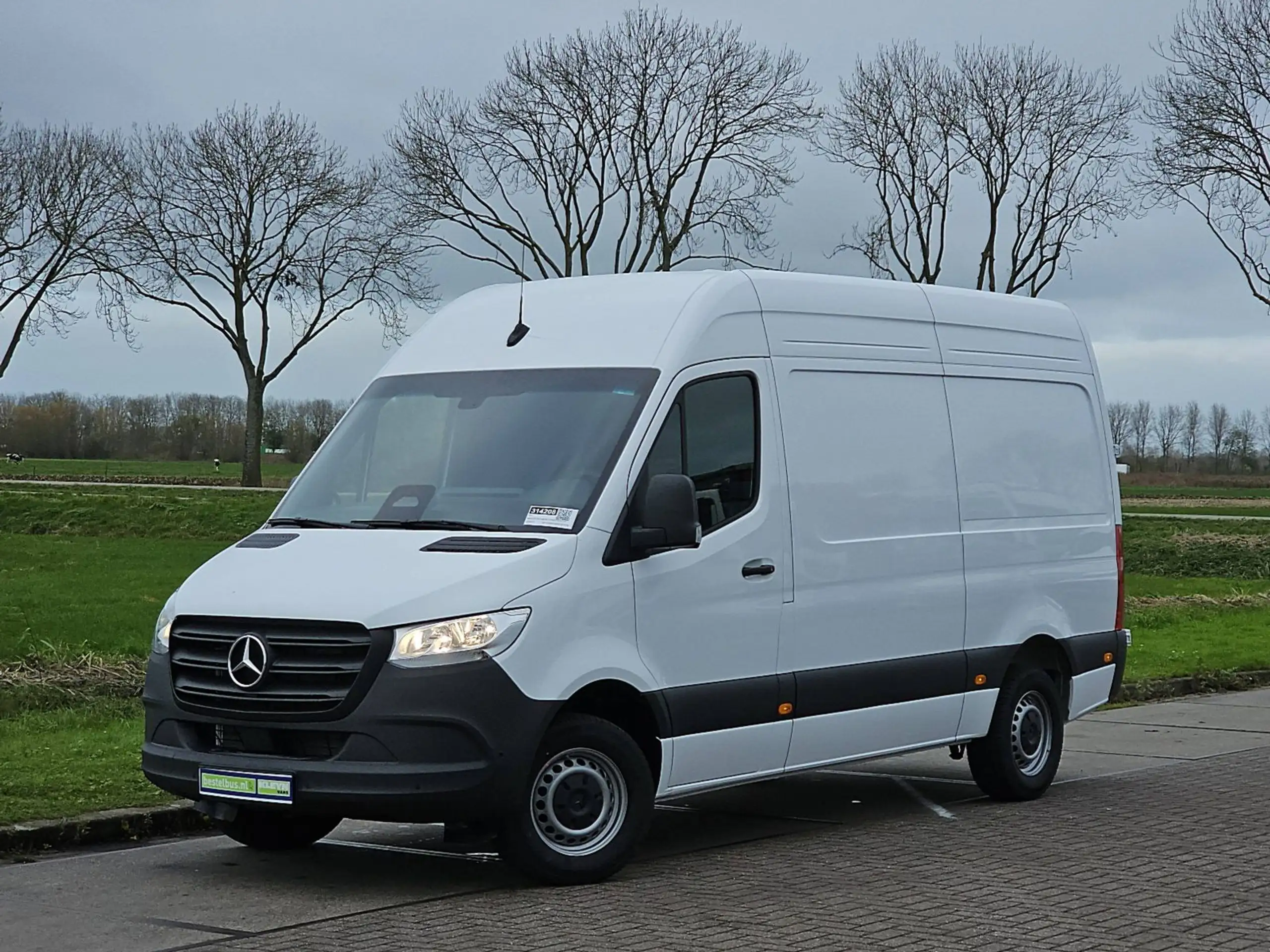 Mercedes-Benz Sprinter 2024