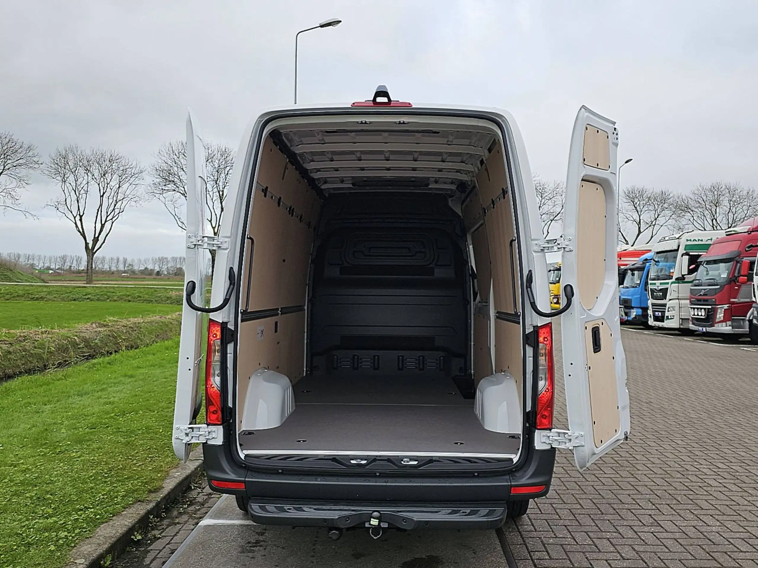 Mercedes-Benz - Sprinter