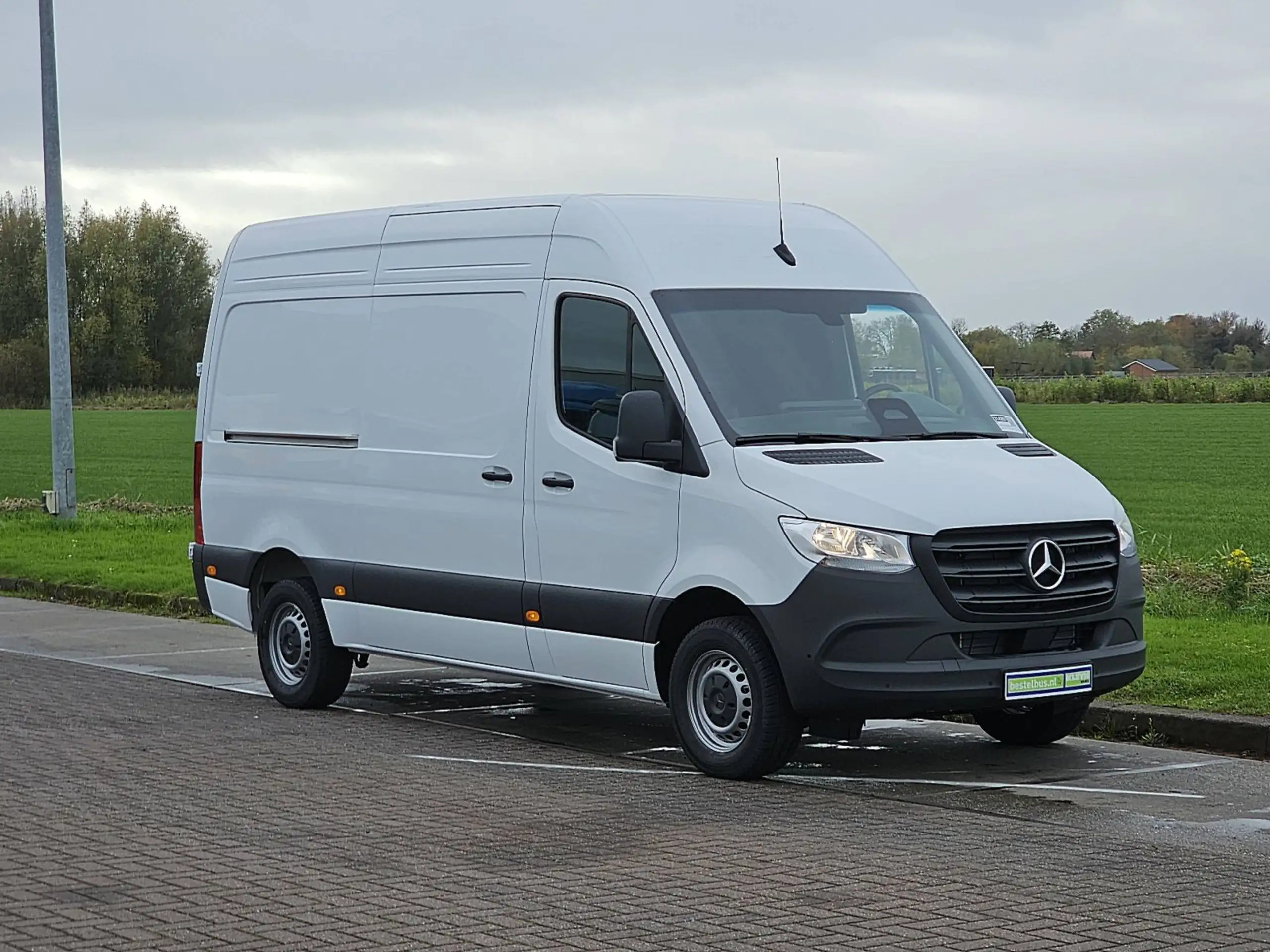 Mercedes-Benz - Sprinter