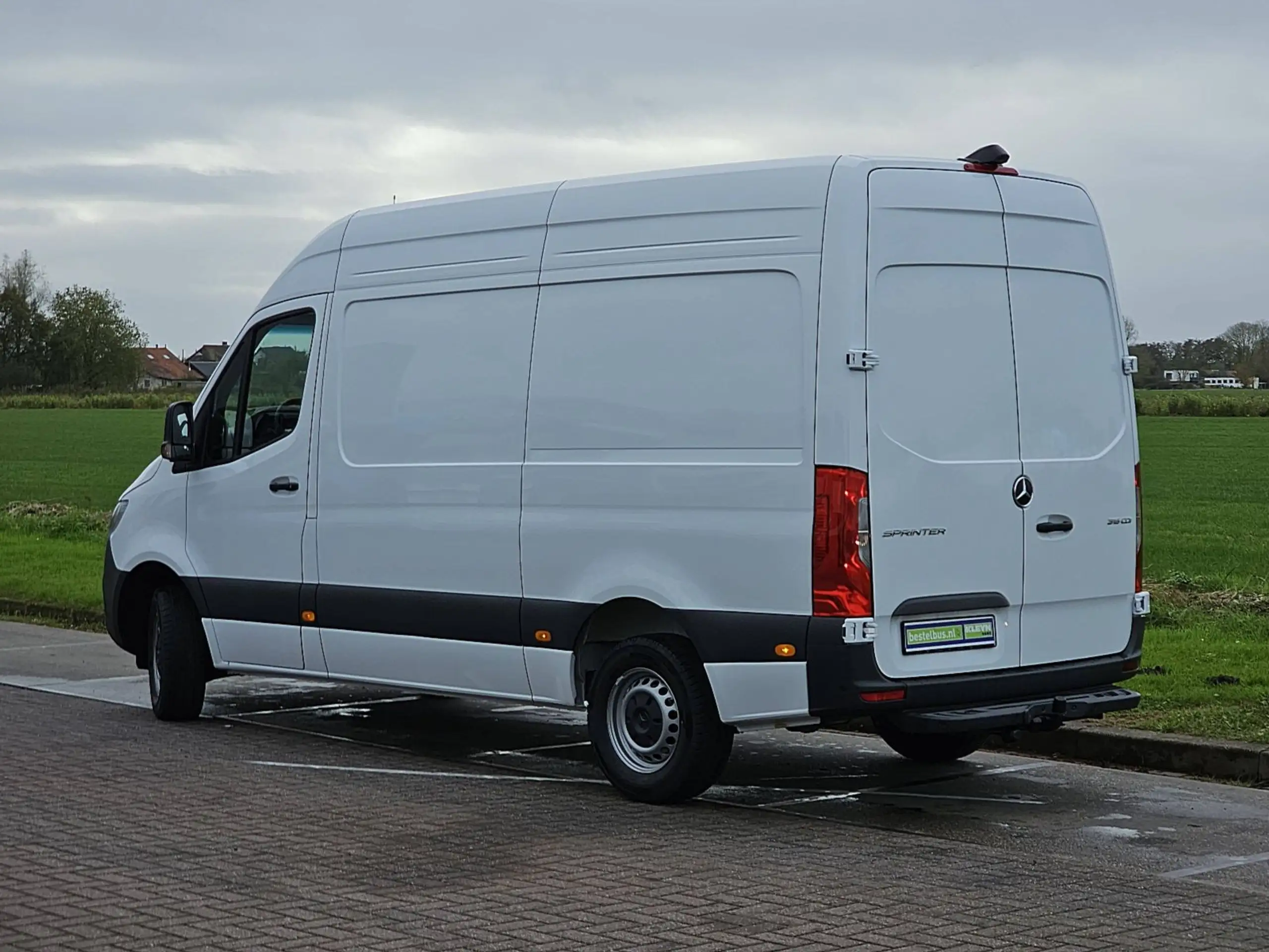 Mercedes-Benz - Sprinter