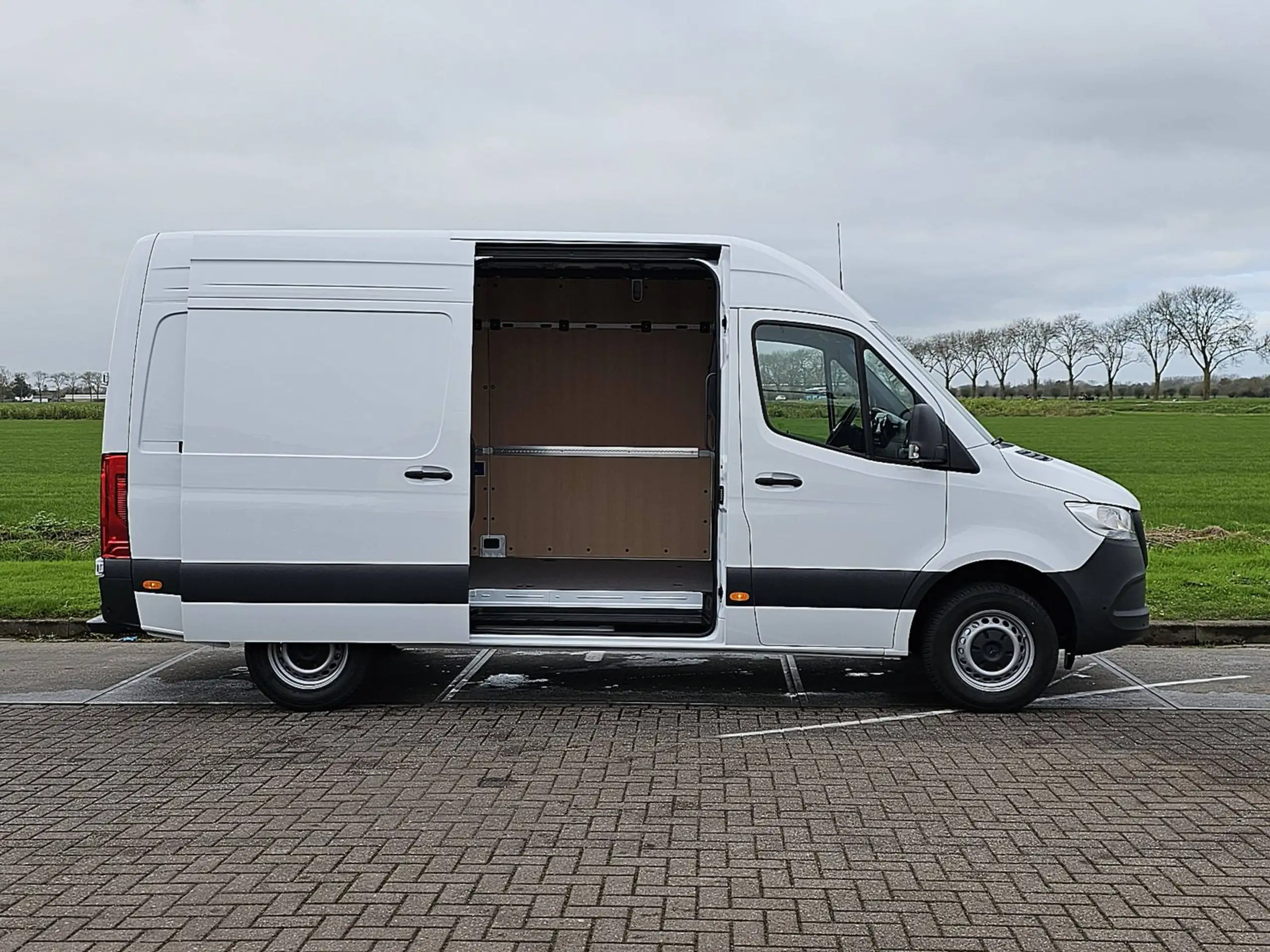 Mercedes-Benz - Sprinter