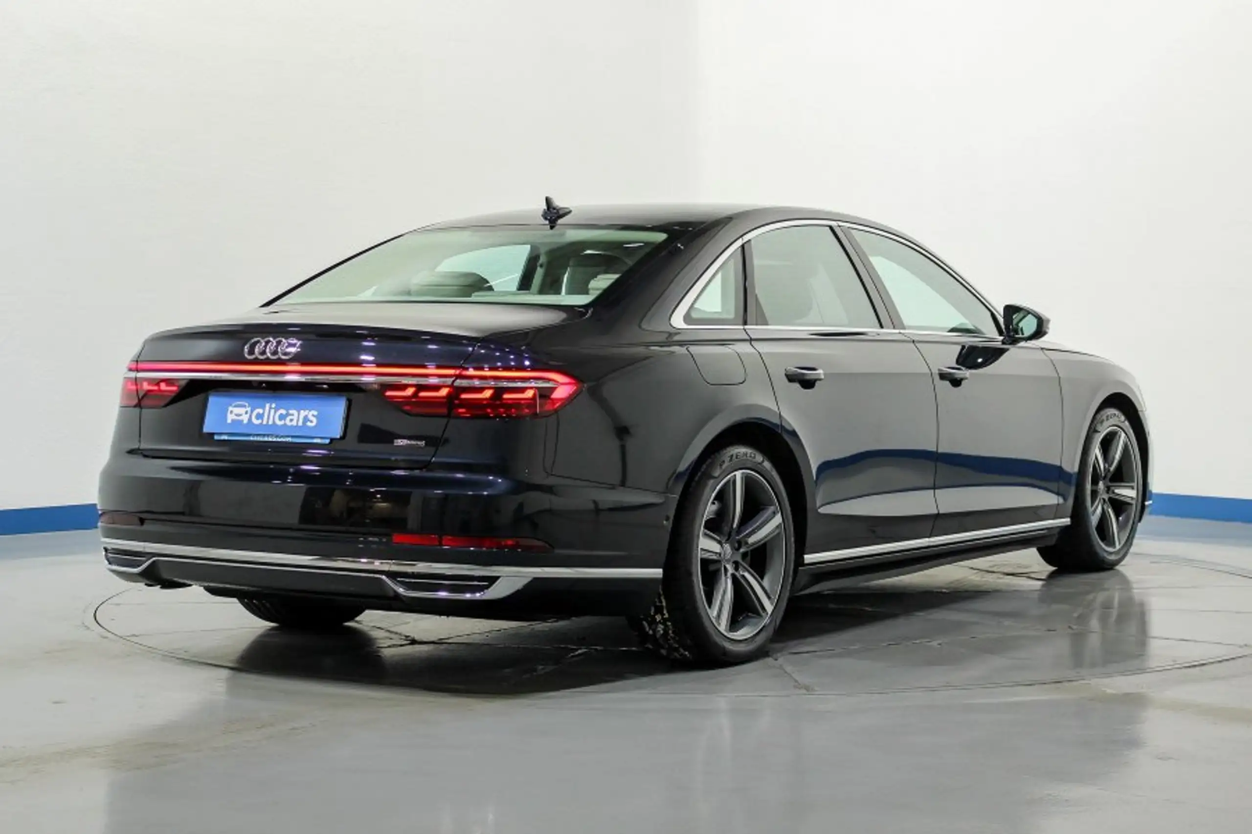 Audi - A8