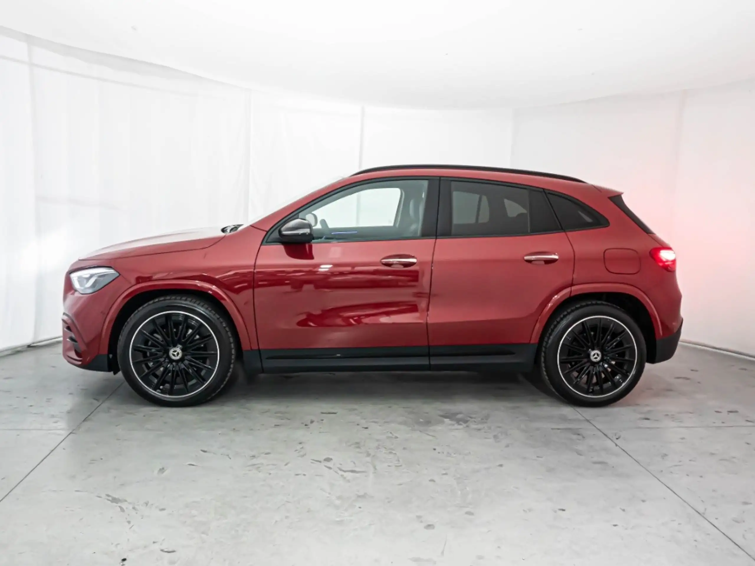 Mercedes-Benz - GLA 200