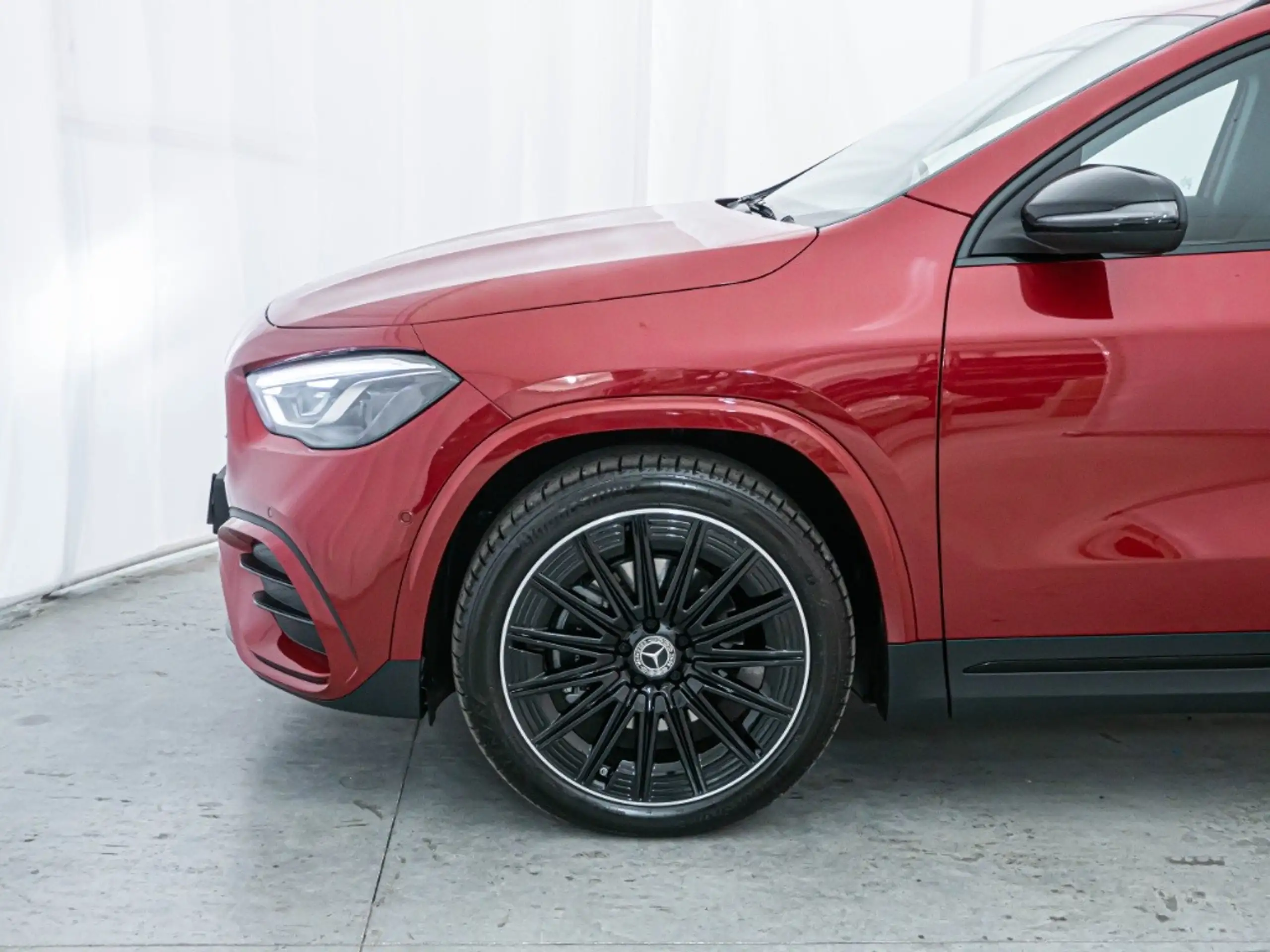 Mercedes-Benz - GLA 200