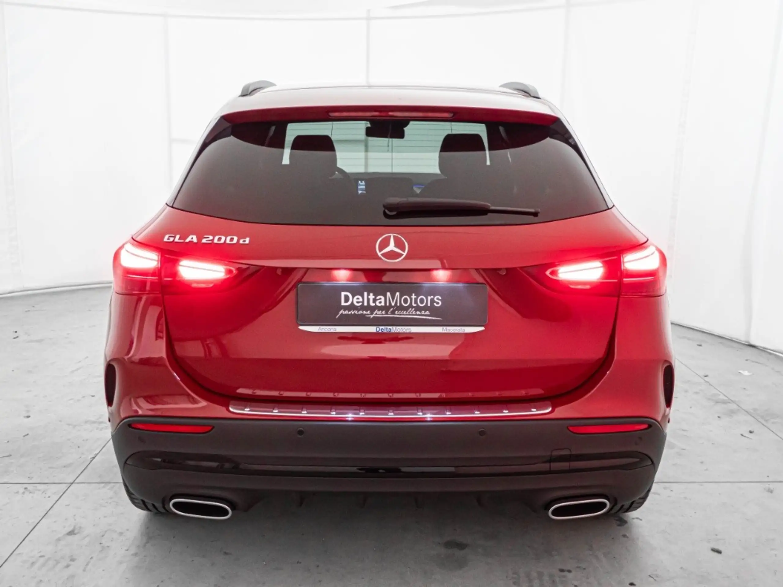 Mercedes-Benz - GLA 200