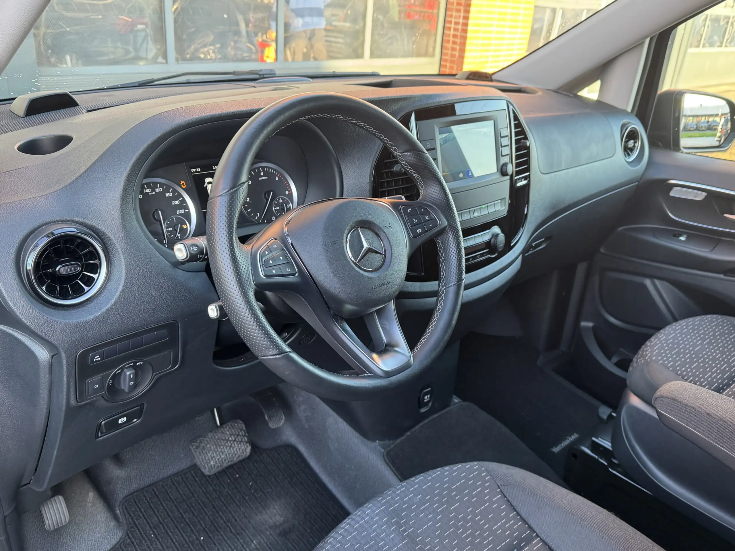 Mercedes-Benz - Vito