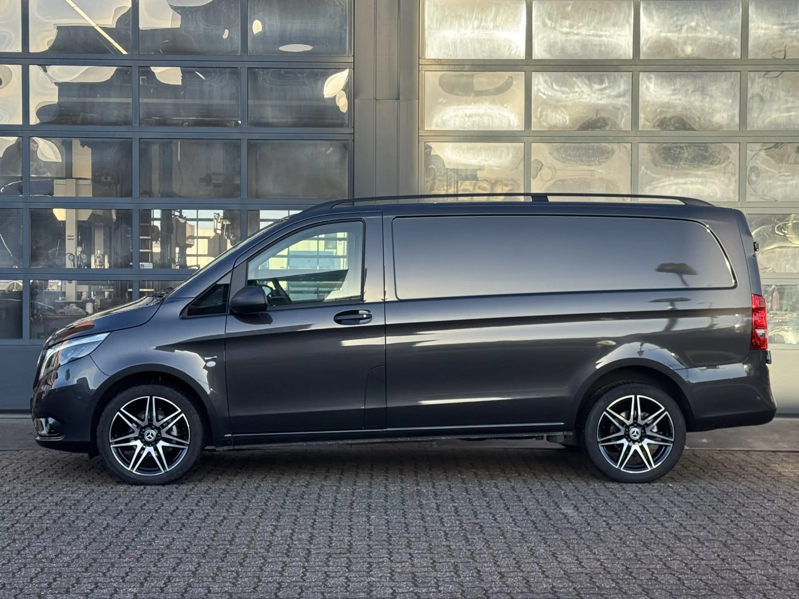 Mercedes-Benz - Vito