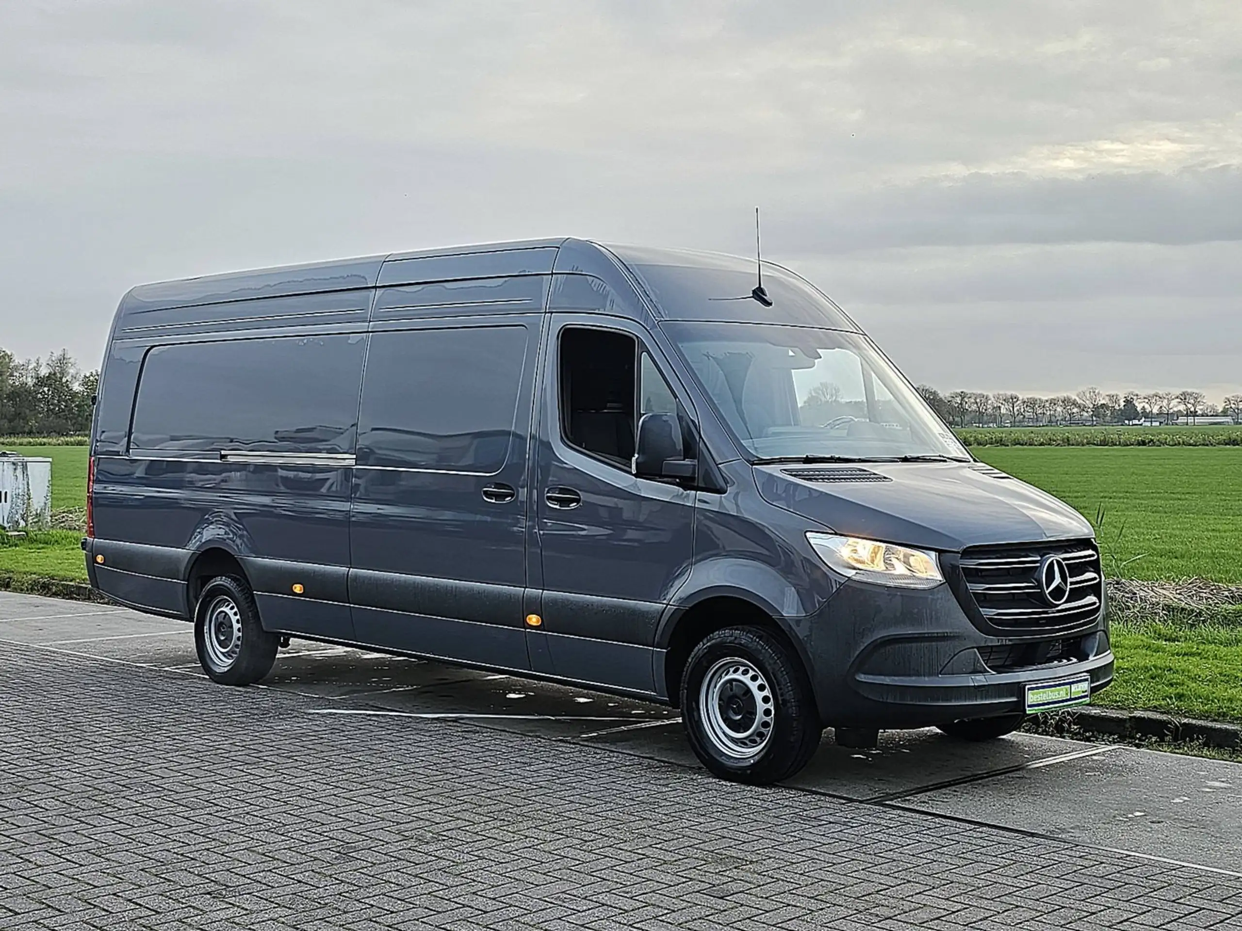 Mercedes-Benz - Sprinter