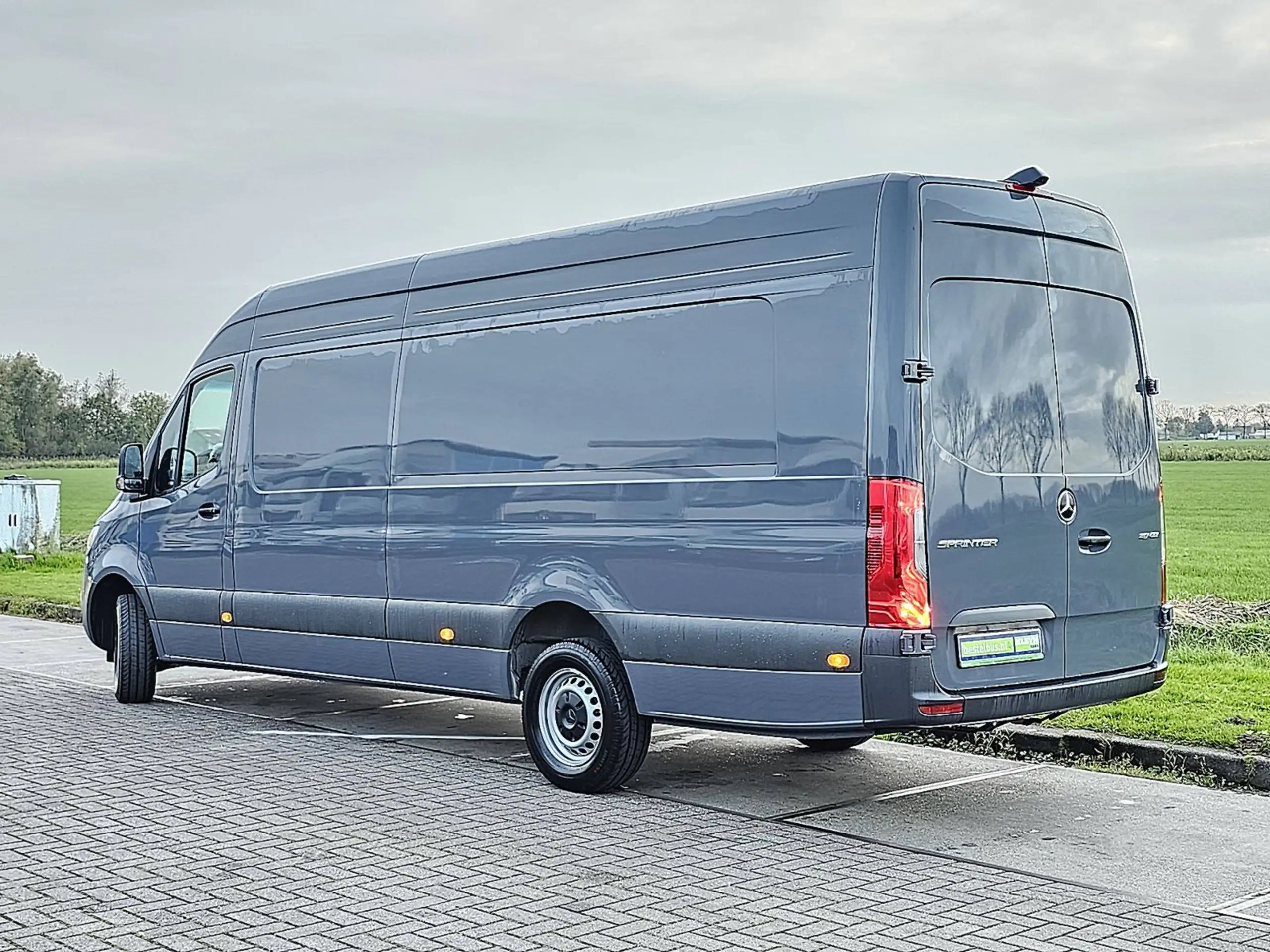 Mercedes-Benz - Sprinter