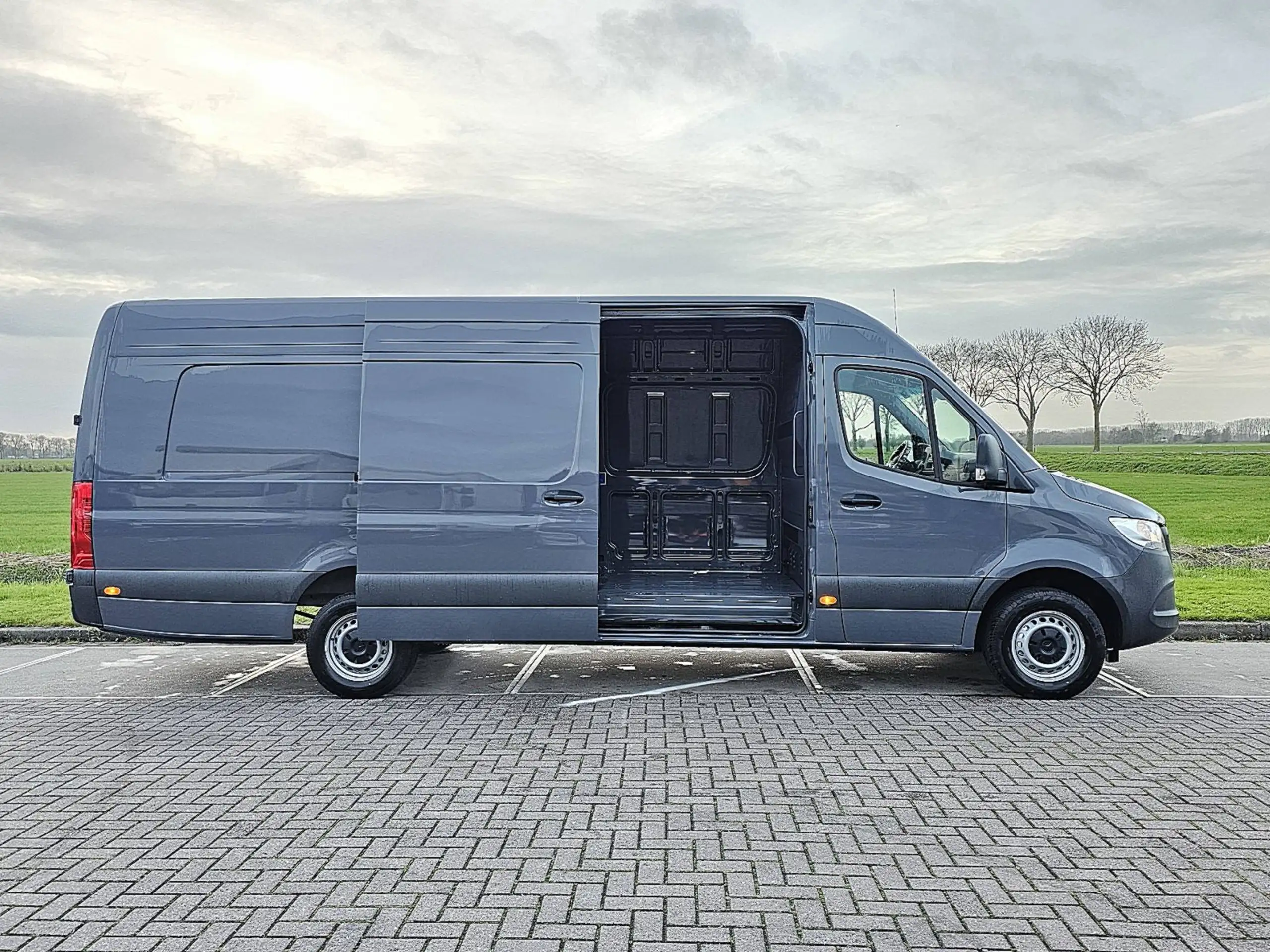 Mercedes-Benz - Sprinter