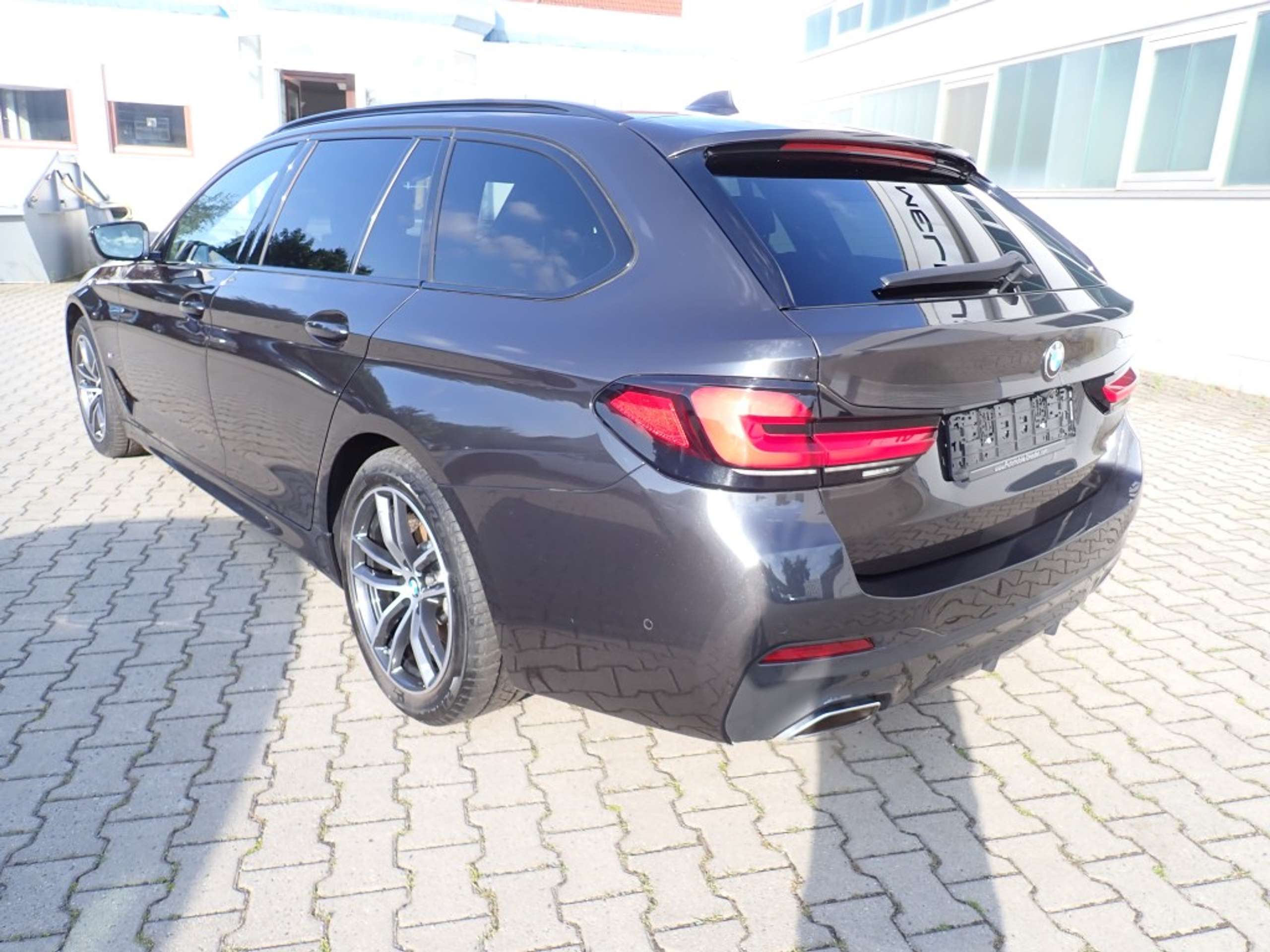 BMW - 530