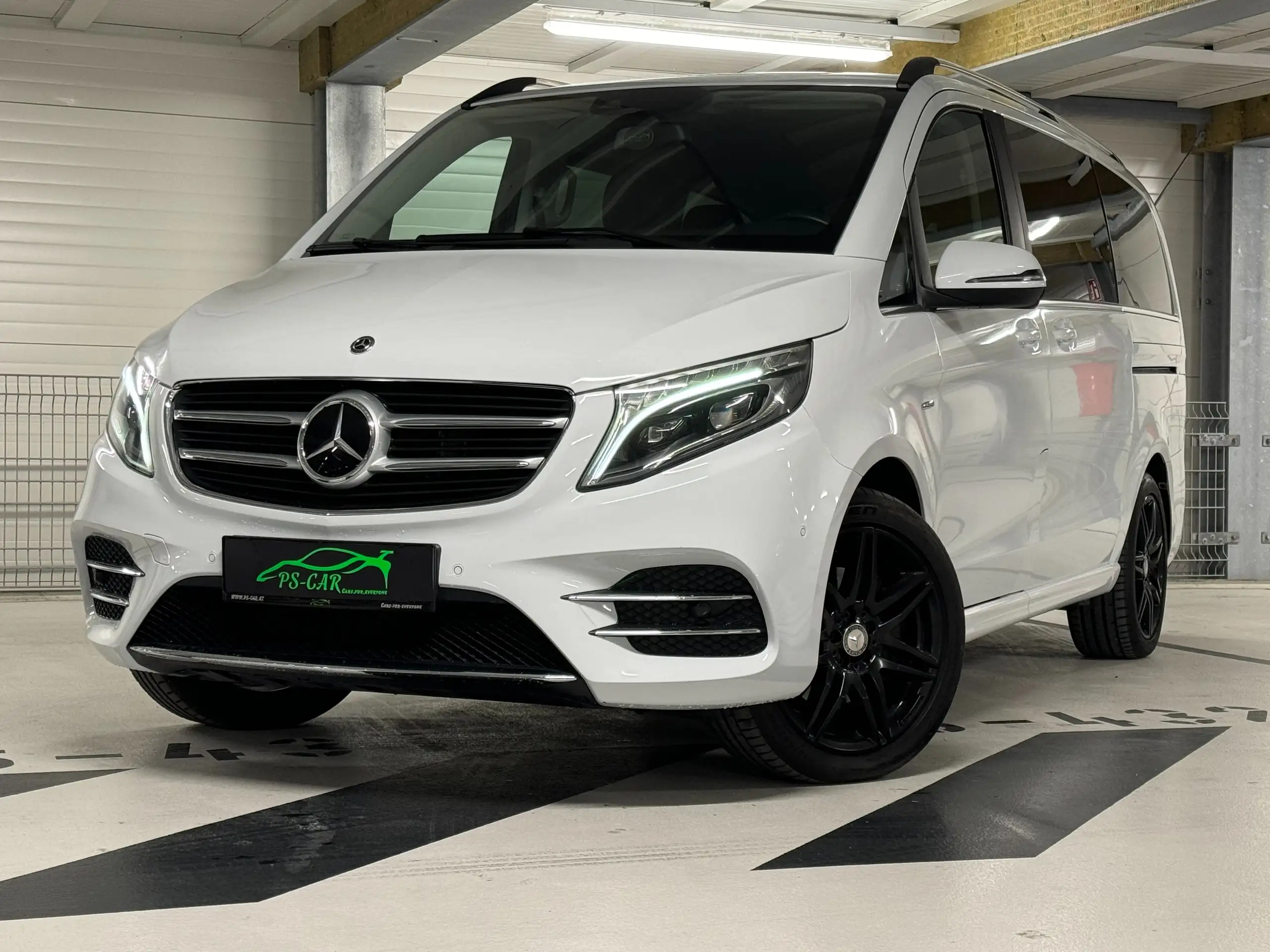 Mercedes-Benz - V 250