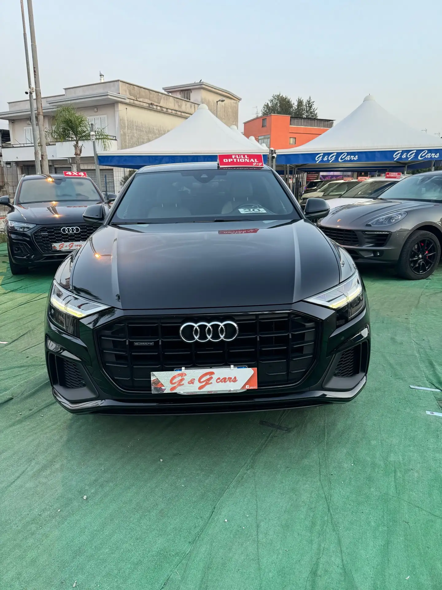 Audi - Q8